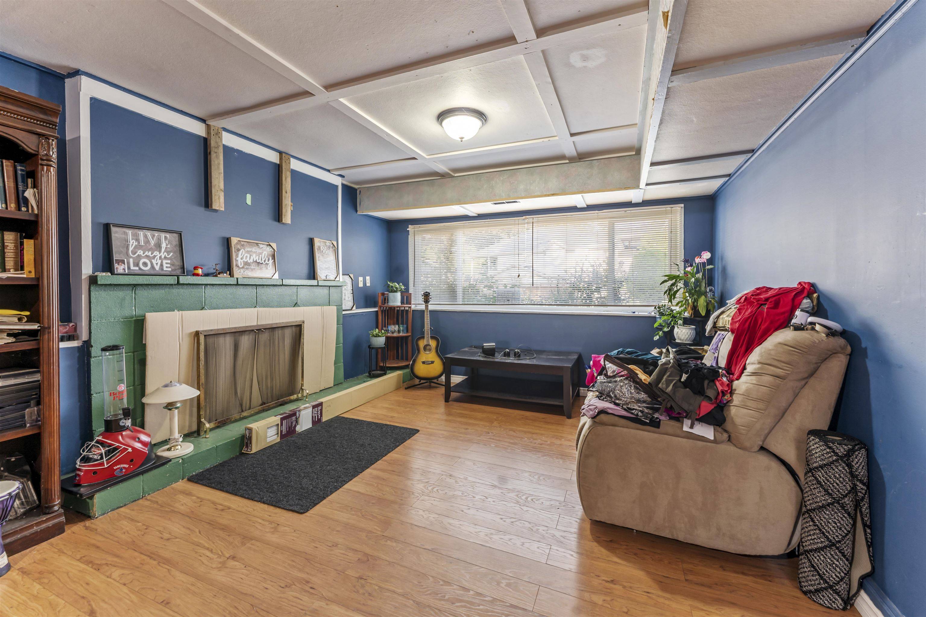 Surrey, BC V3V 4W2,9761 124a ST