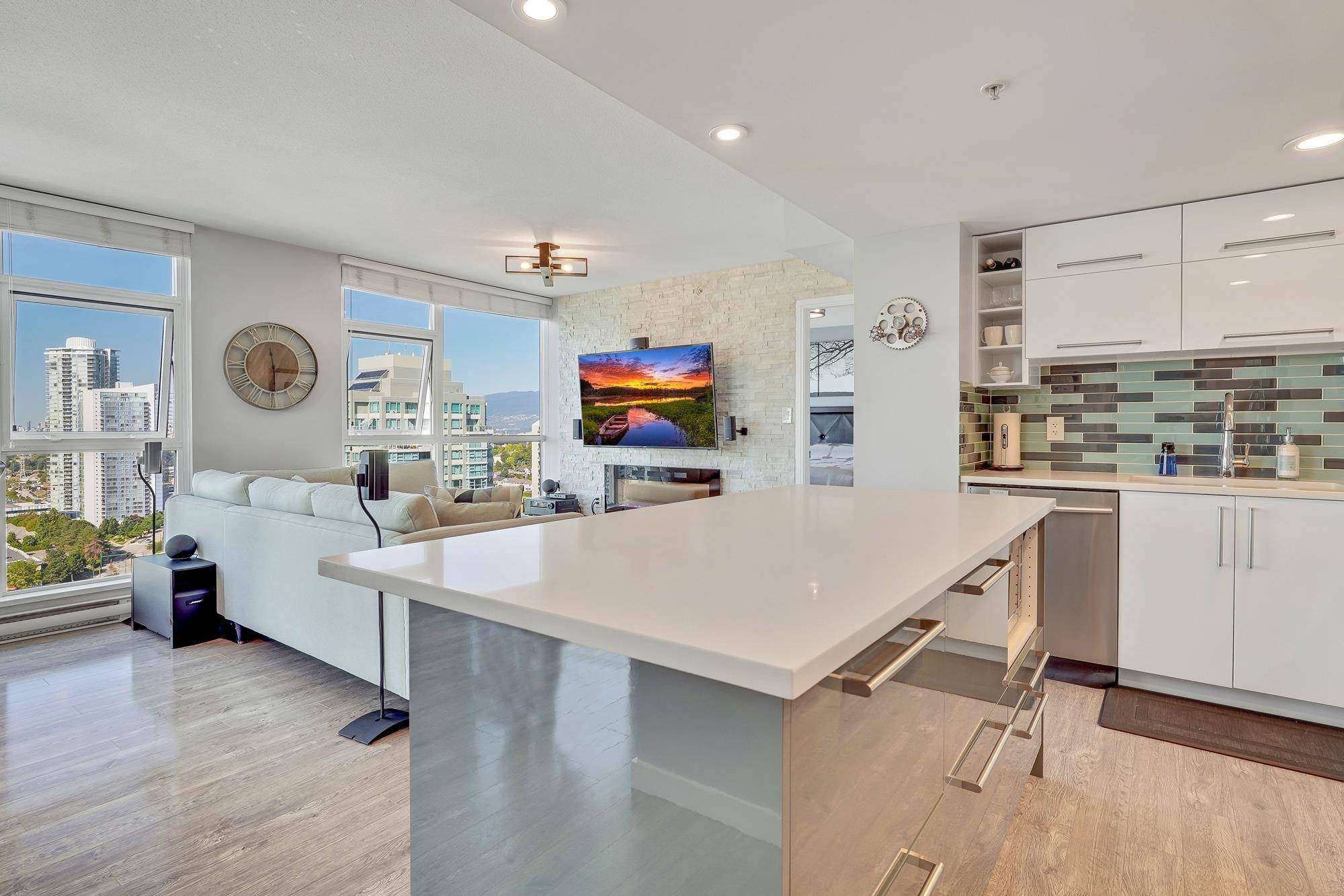 Burnaby, BC V5C 0E3,4400 Buchanan ST #2406