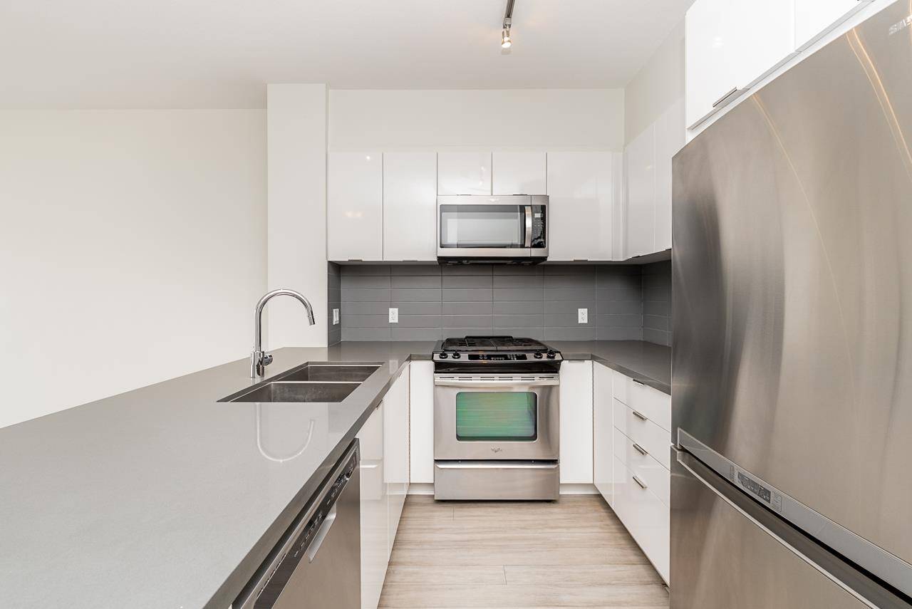 Surrey, BC V3Z 0L3,3323 151 ST ##421