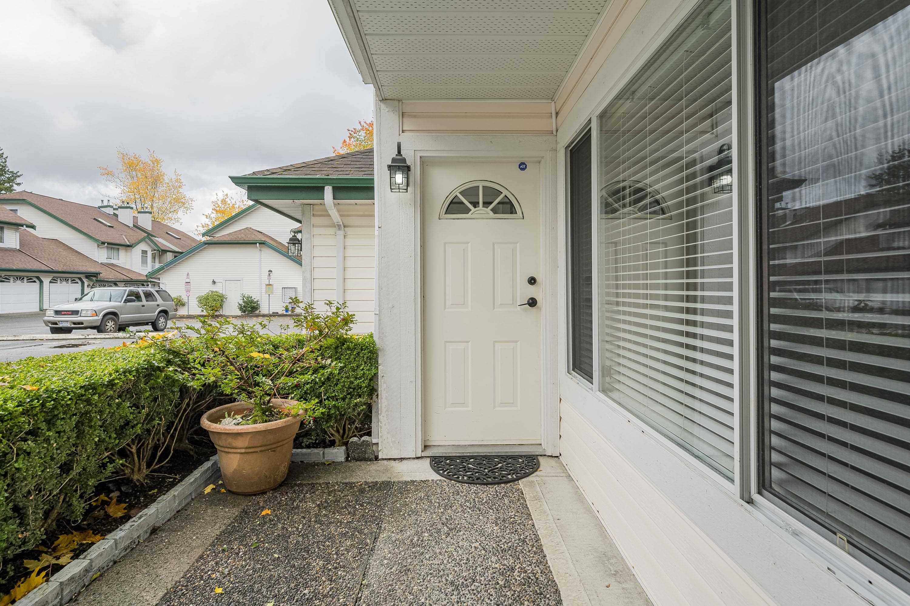 Surrey, BC V3R 4K5,10308 155a ST #111