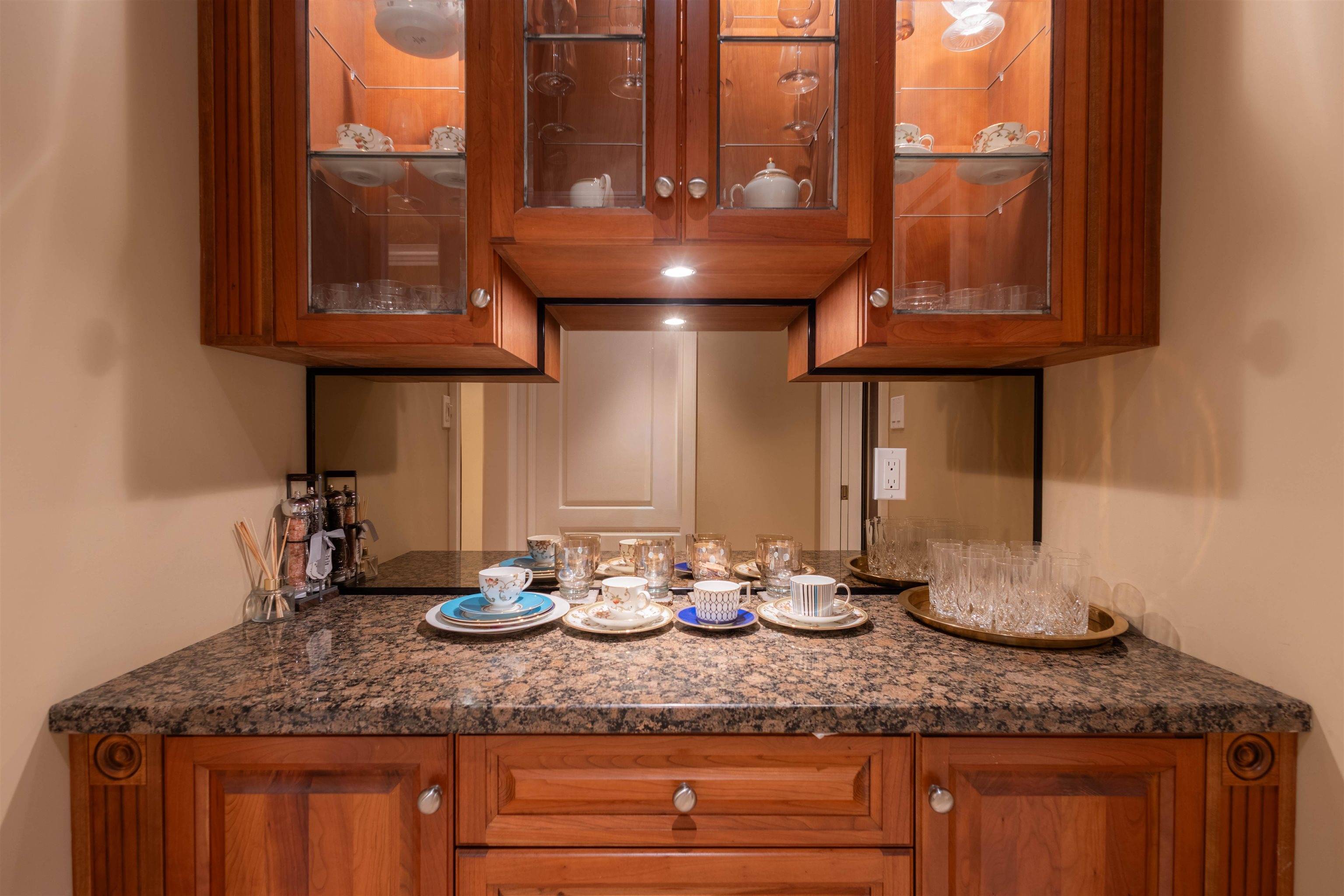 Surrey, BC V4A 9V6,2122 138 ST