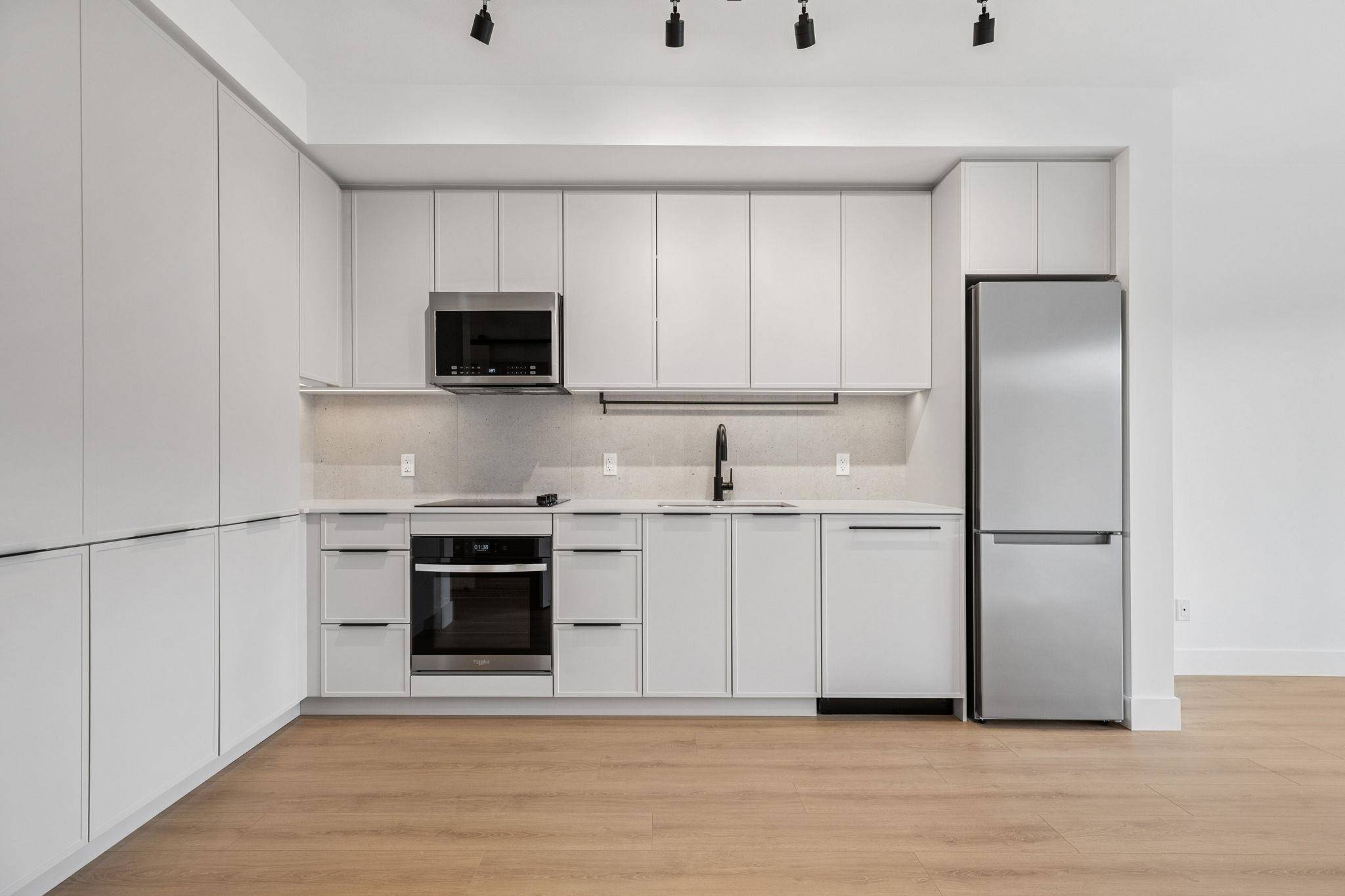 Port Moody, BC V3H 0N9,3075 Murray ST #307