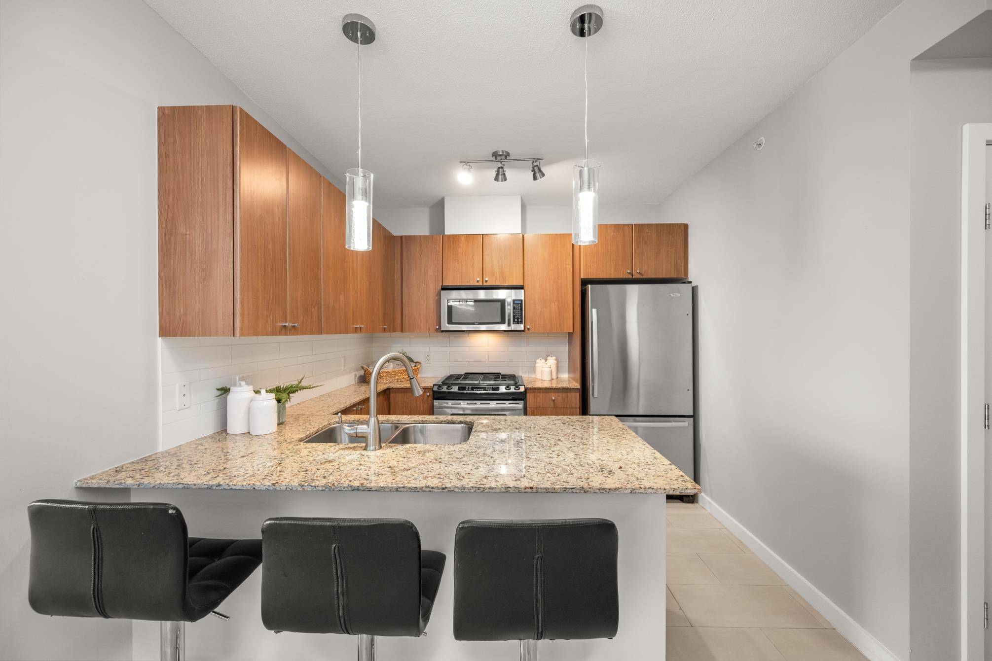 New Westminster, BC V3L 0C2,280 Ross DR #2103