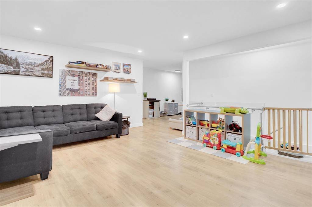 Surrey, BC V4A 6S6,2042 Bowler DR