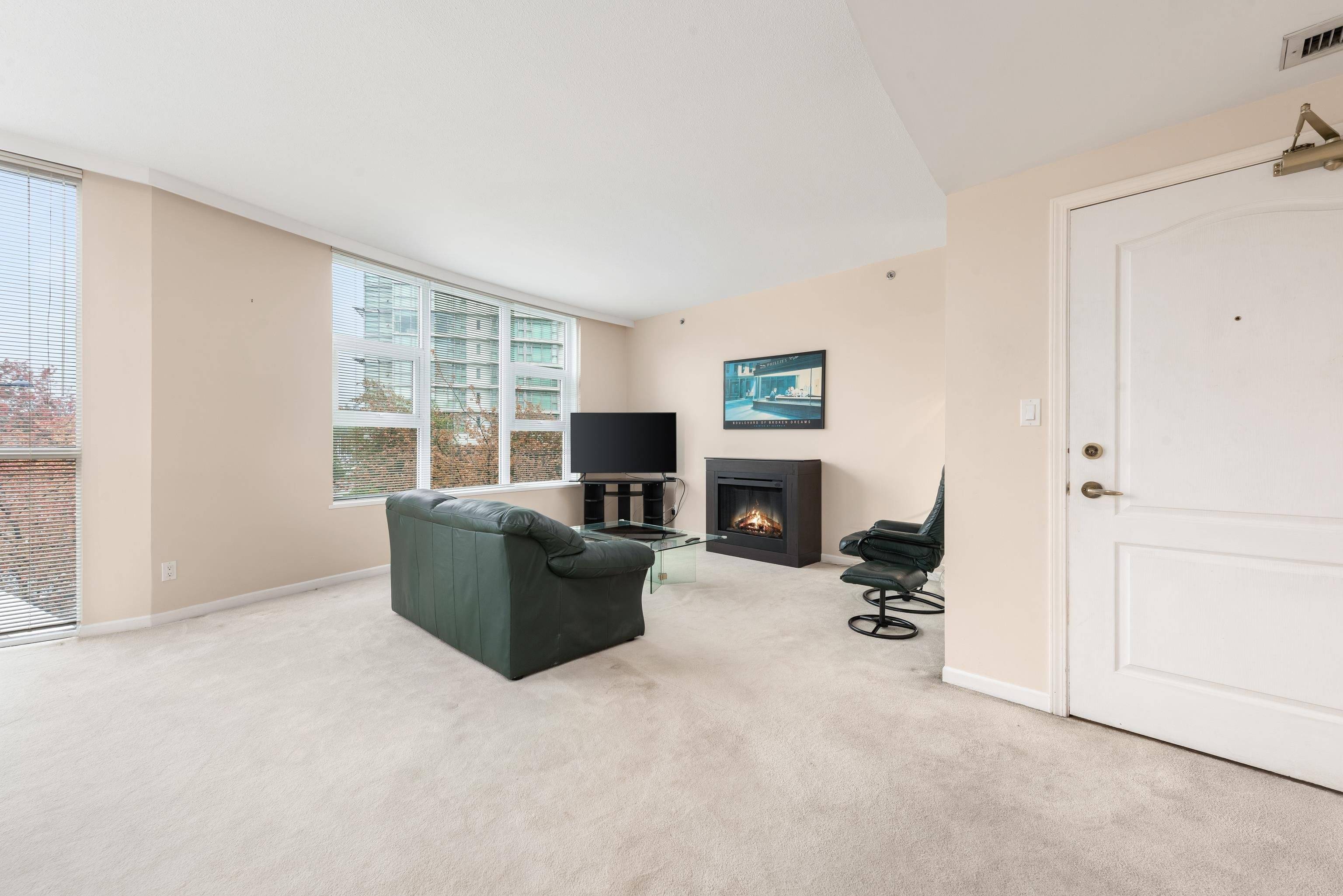 Vancouver, BC V6G 2V7,1788 W Georgia ST #201