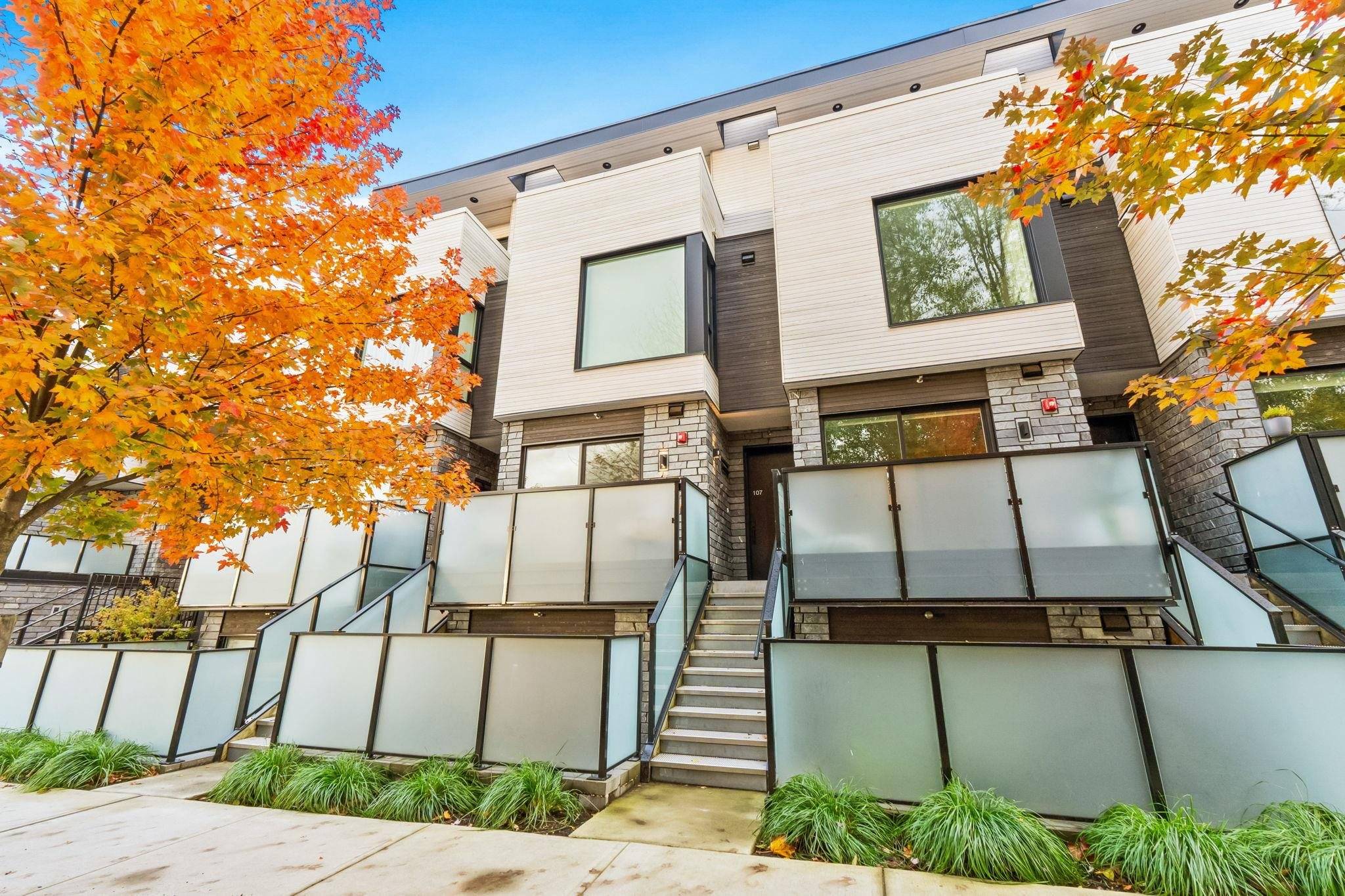 North Vancouver, BC V7L 1E3,650 E 2nd ST #107