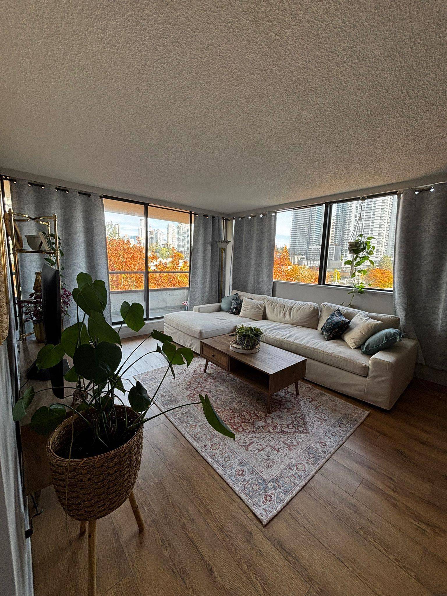 Burnaby, BC V3N 4R8,9521 Cardston CT #904