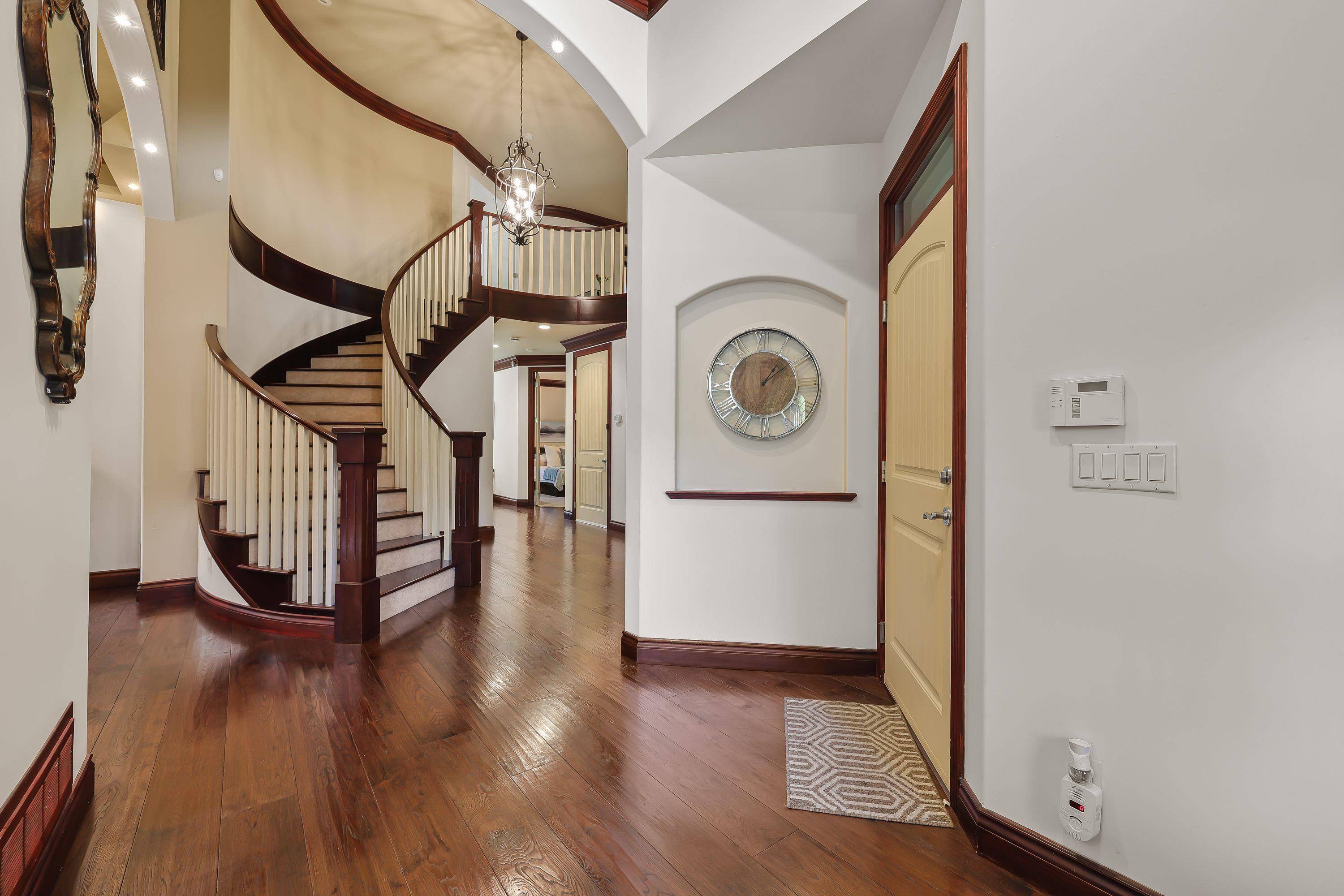 Surrey, BC V2Y 2Z7,19695 71 AVE