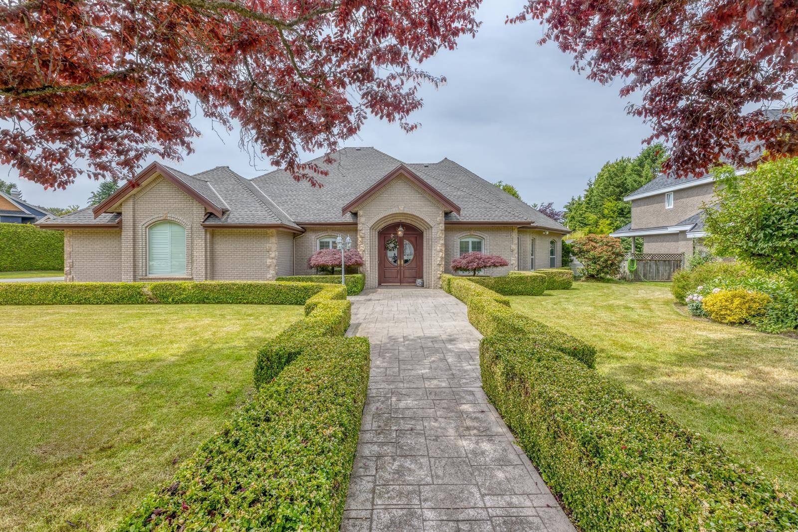 Surrey, BC V4A 9W8,2313 Chantrell Park DR