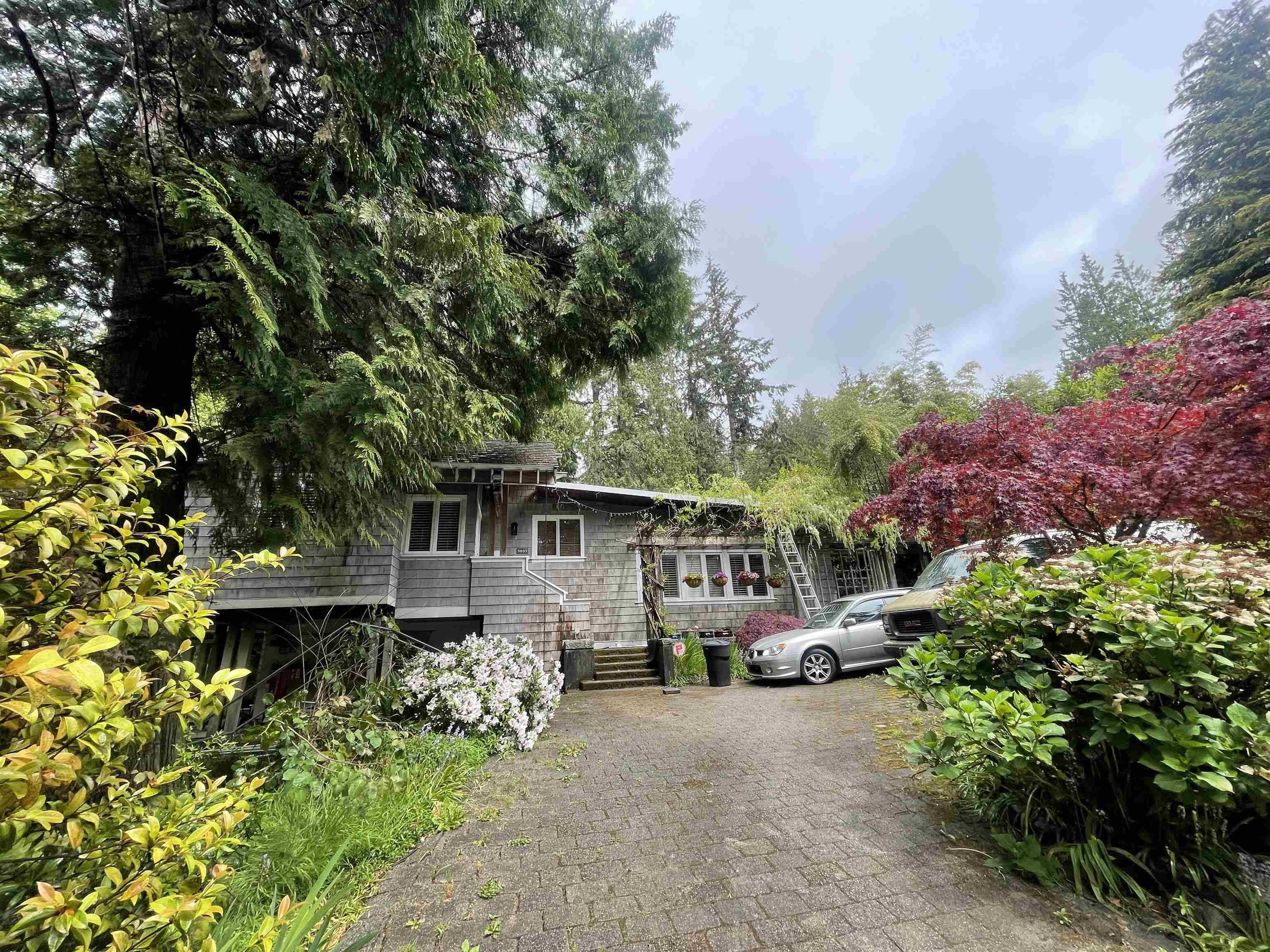 West Vancouver, BC V7V 3H6,3937 Westridge AVE
