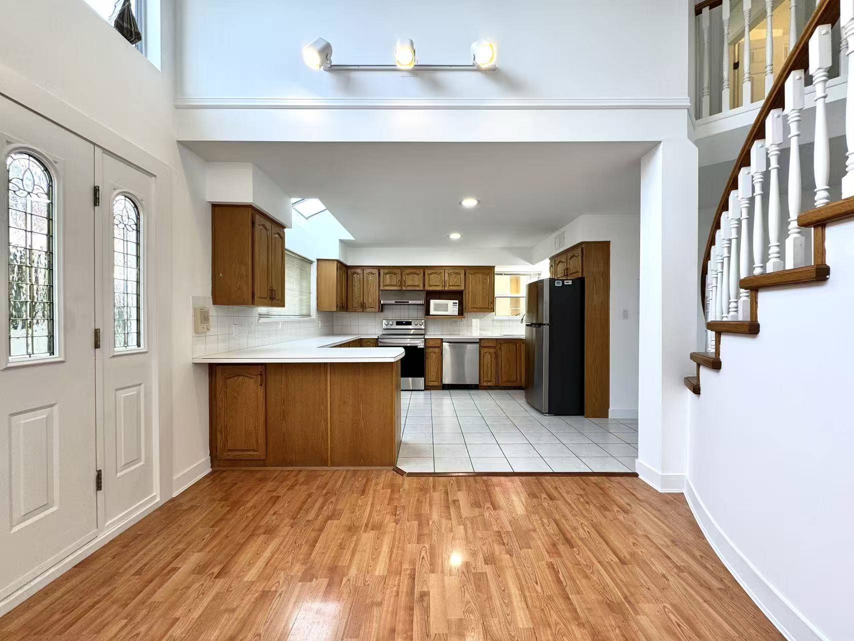 Vancouver, BC V5P 2P4,1921 Harrison DR #2