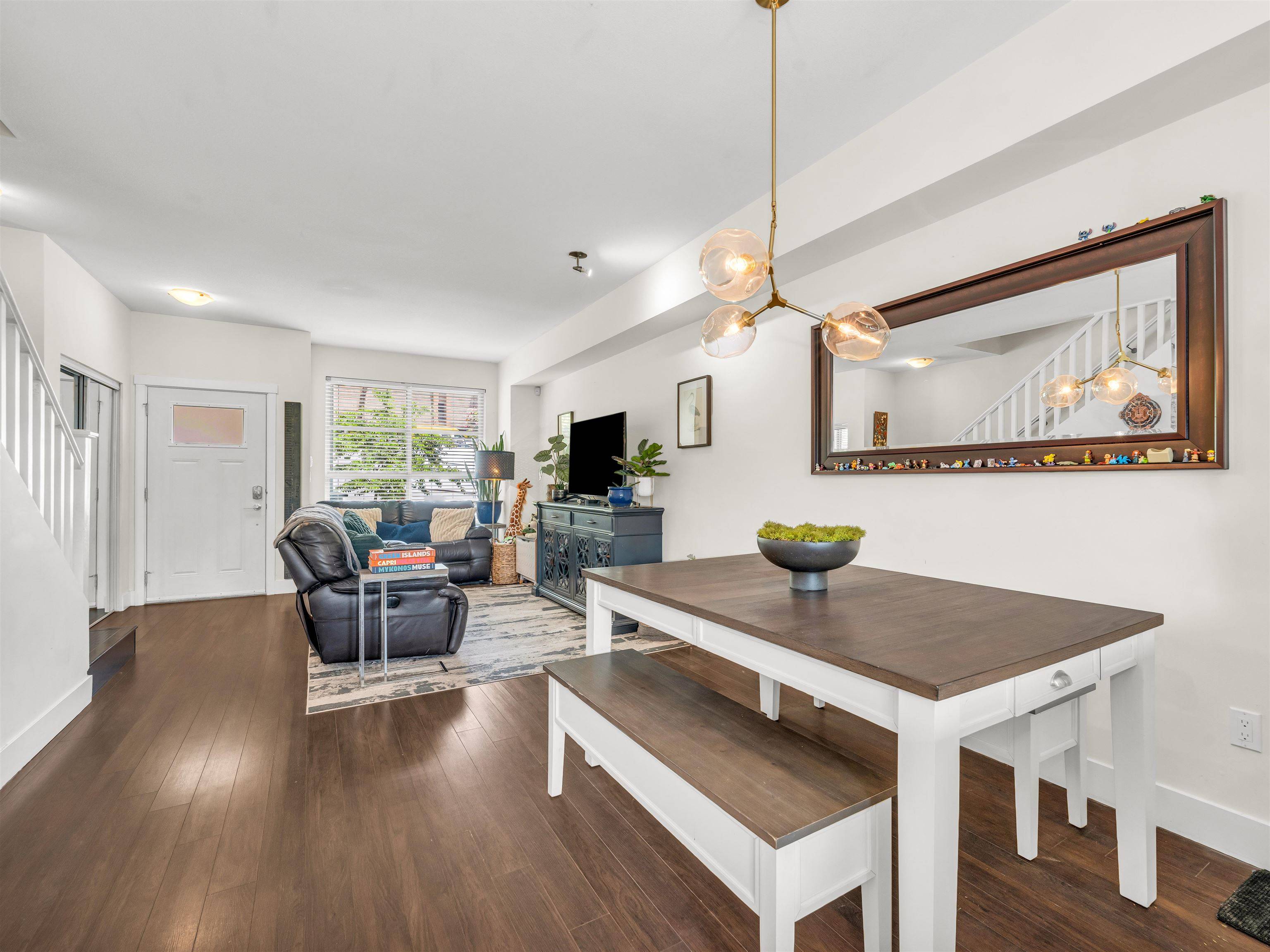 Coquitlam, BC V3K 6H9,1418 Cartier AVE #103