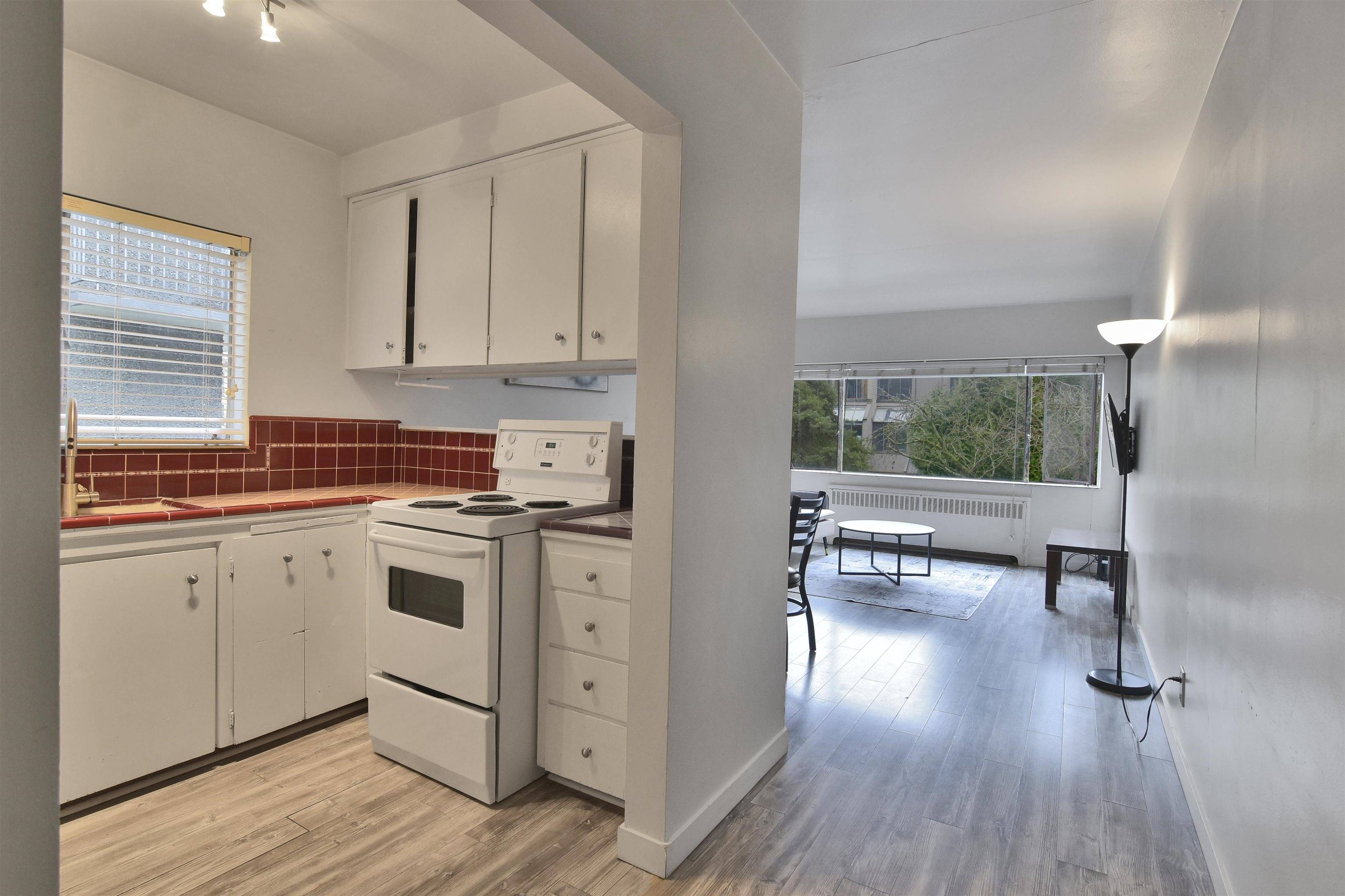 Vancouver, BC V6G 1G6,1540 Haro Street #2B