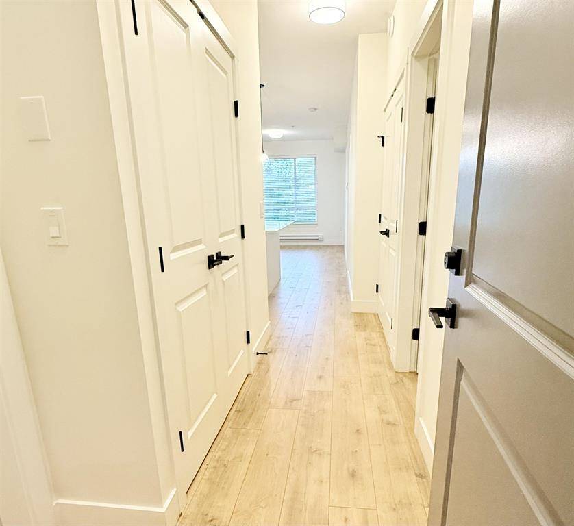 Langley, BC V2Y 3K9,7506 199a ST #417