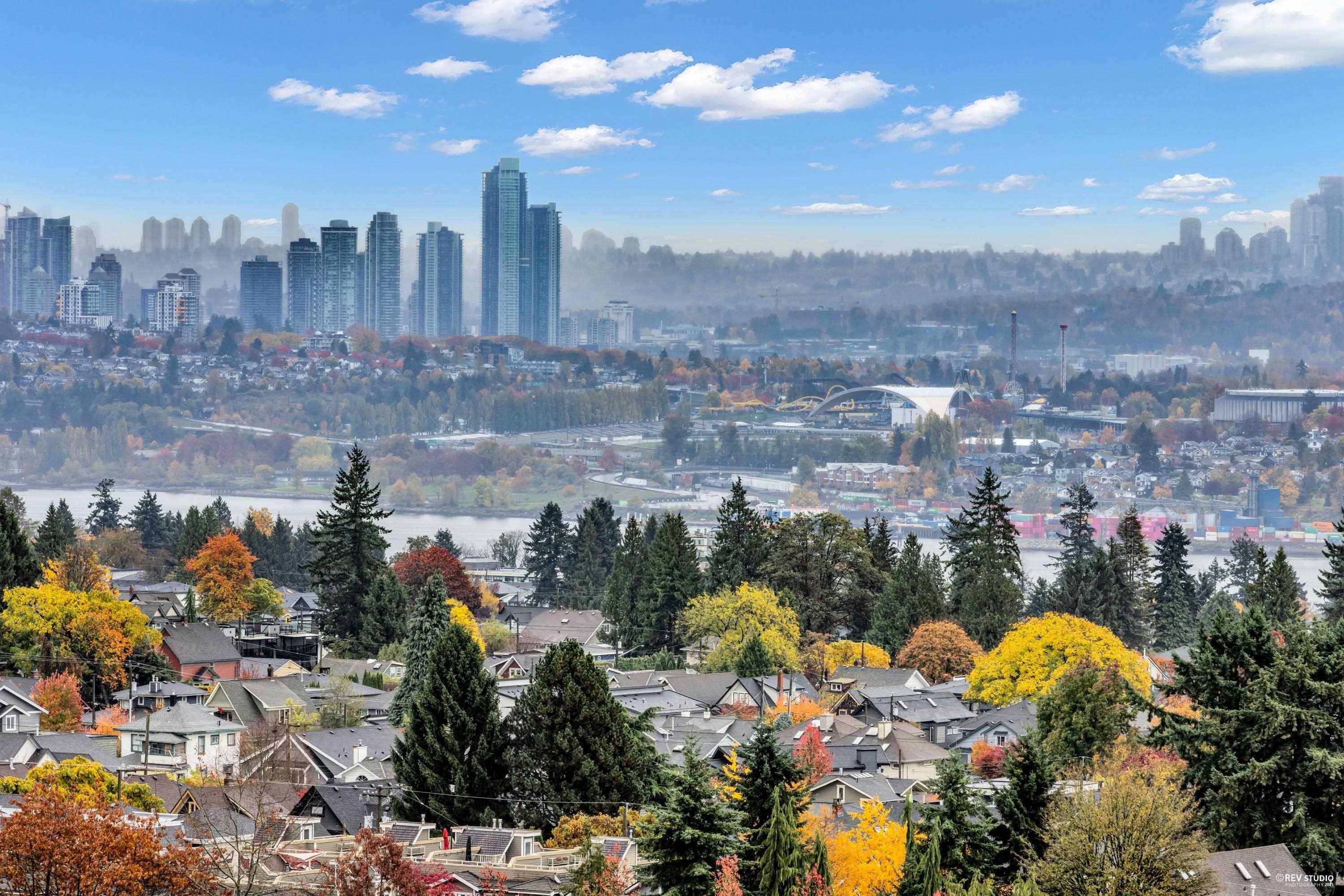 North Vancouver, BC V7L 0E6,125 E 14th ST #1610