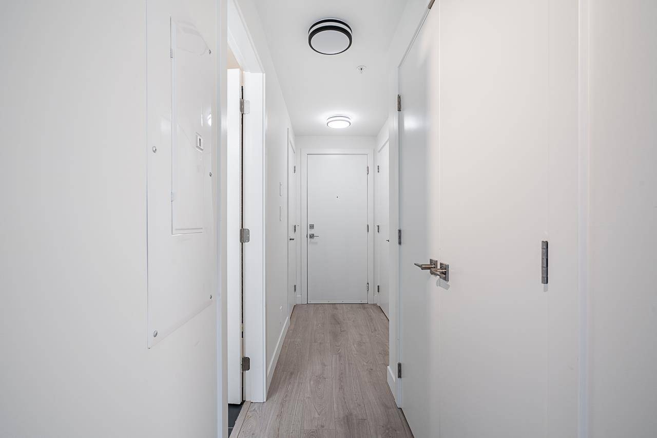 Surrey, BC V3T 0T3,10616 132 ST #214