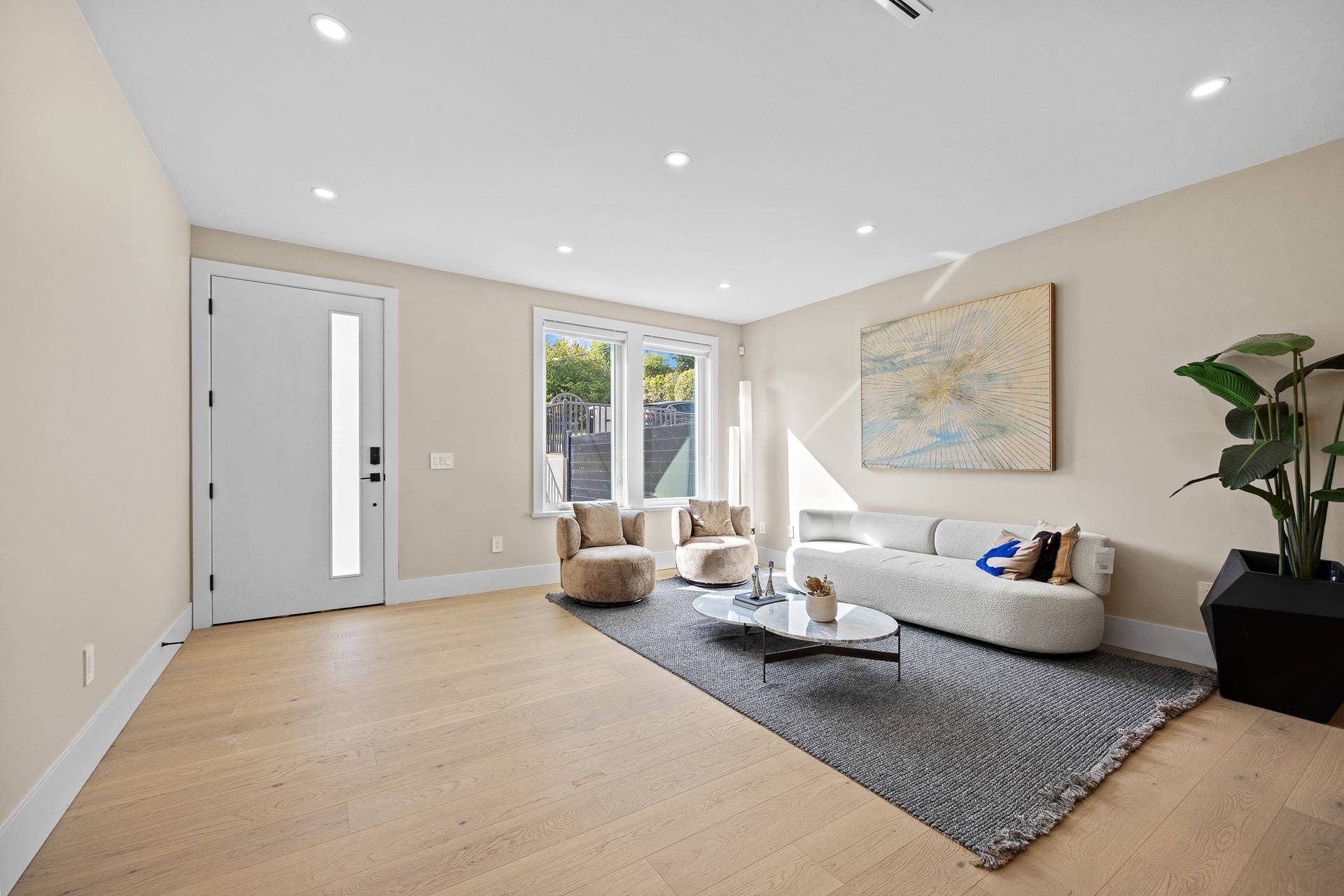 Burnaby, BC V5H 1J7,5115 Buxton ST #2