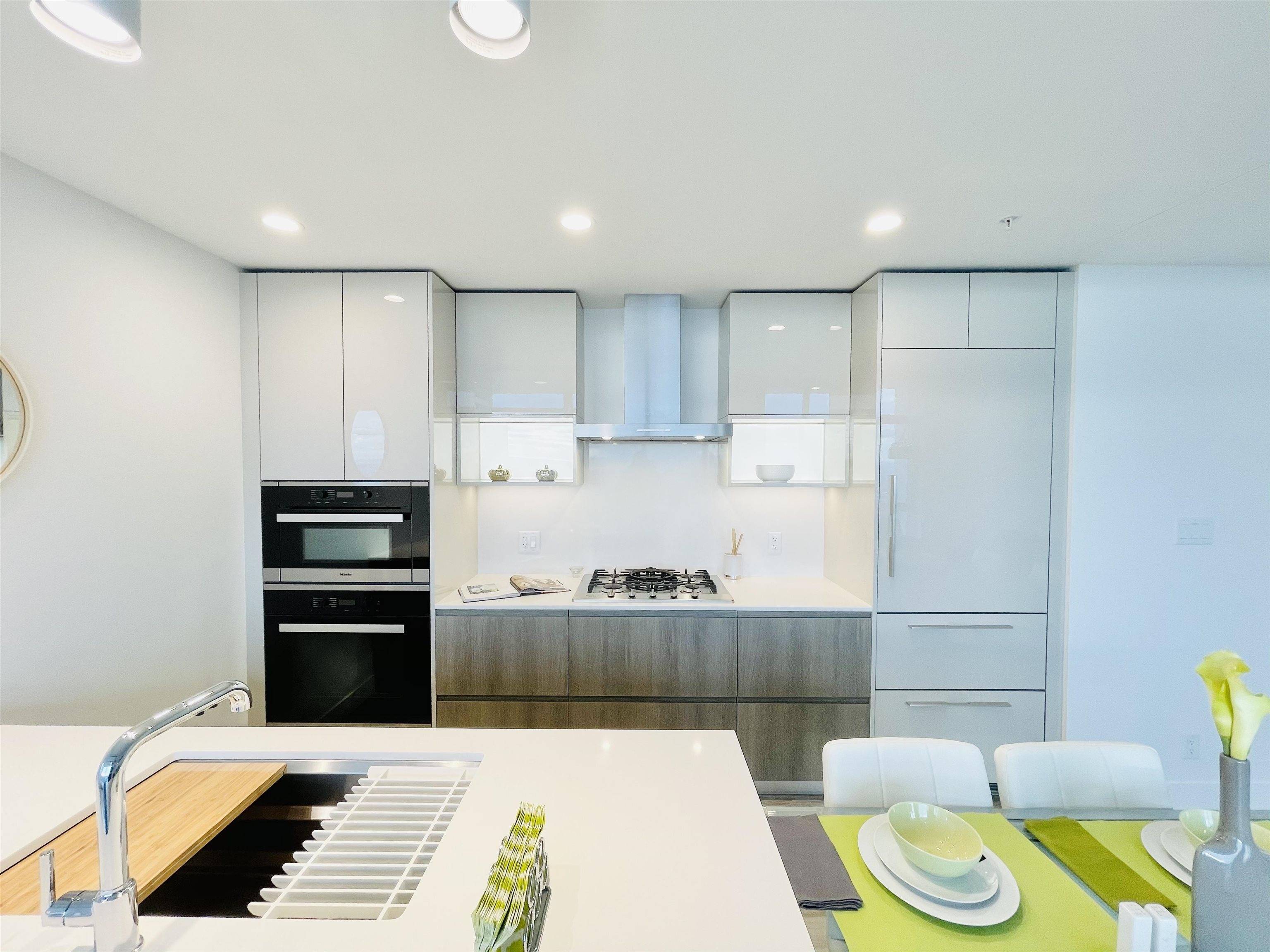 Burnaby, BC V5H 0K5,6511 Sussex AVE #1506