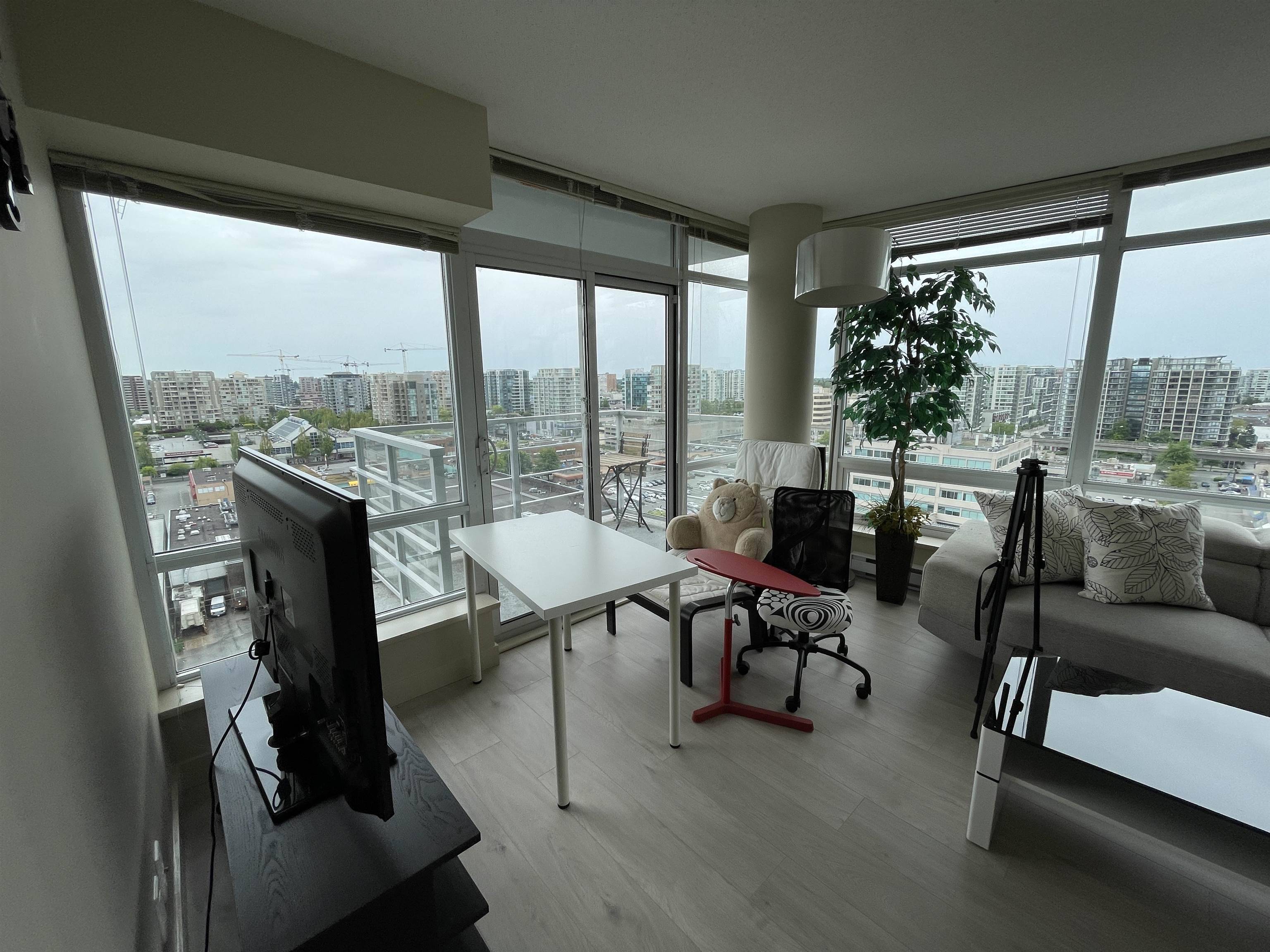 Richmond, BC V6X 0B3,8288 Lansdowne RD #17xx