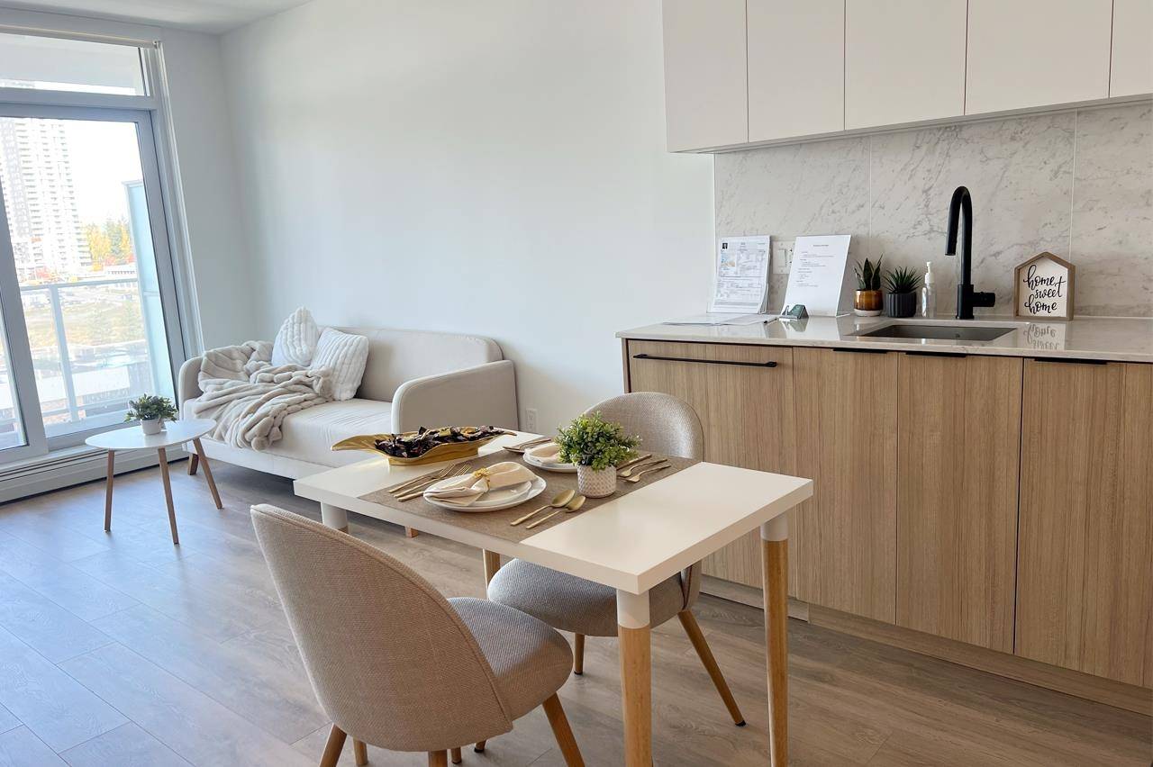 Surrey, BC V3T 1N7,13685 102 AVE #912