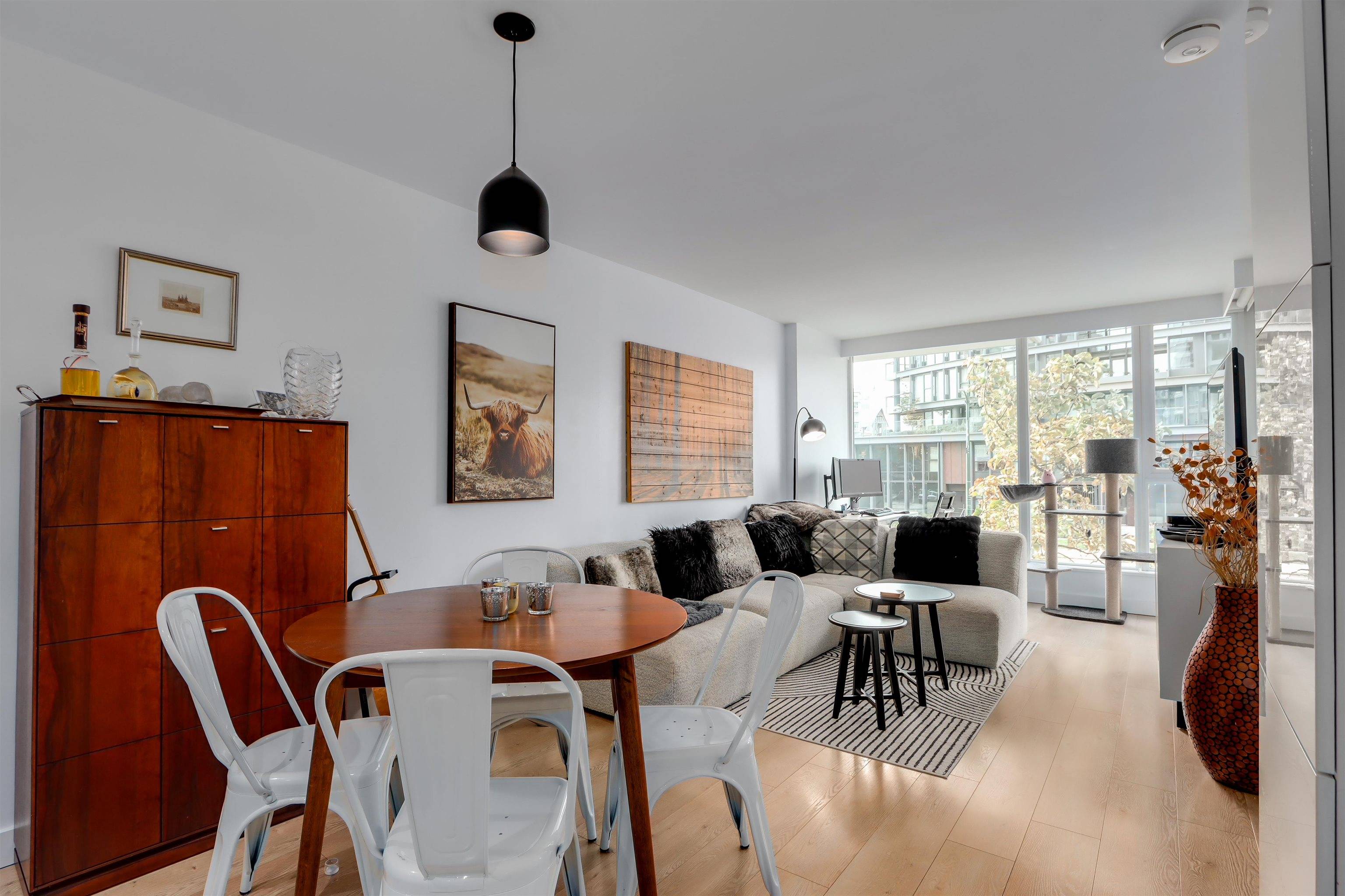 Vancouver, BC V6A 0C5,1618 Quebec ST #207