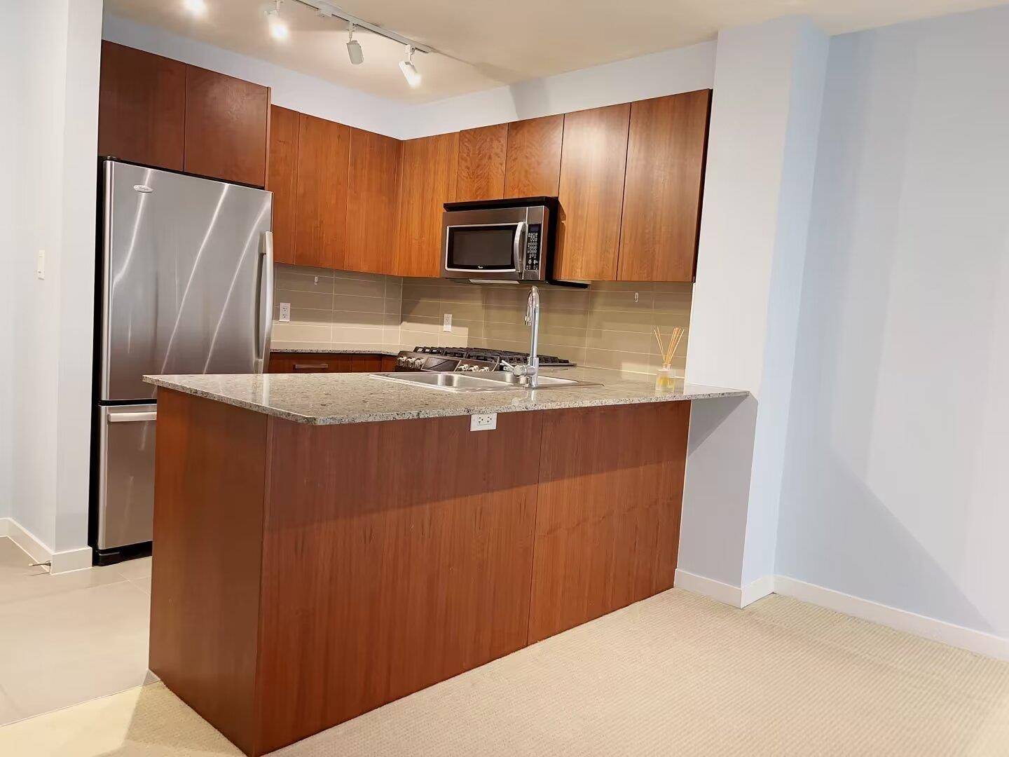 Burnaby, BC V5J 0C4,5665 Irmin ST #205