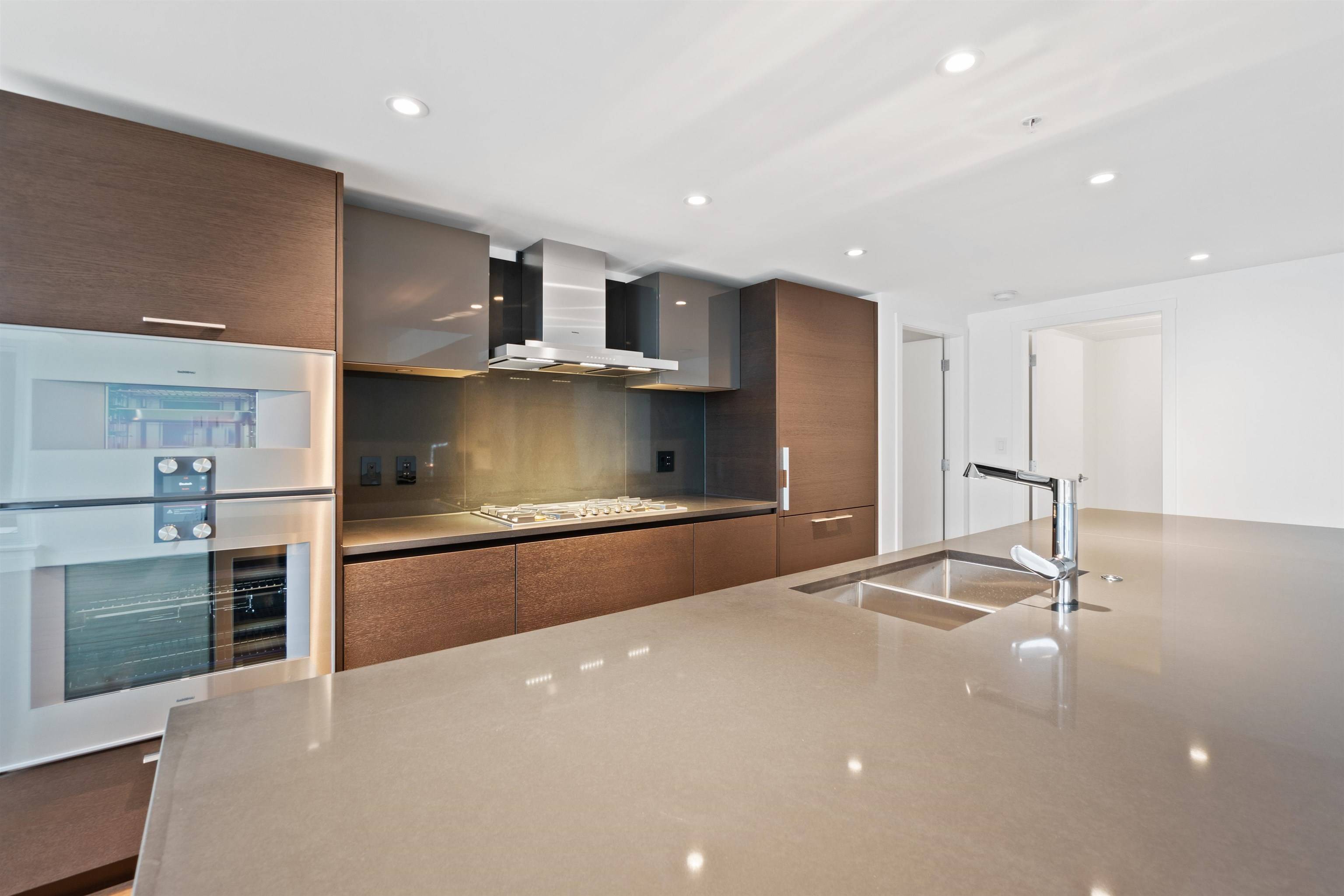 Vancouver, BC V6P 0H7,1571 W 57th AVE #603