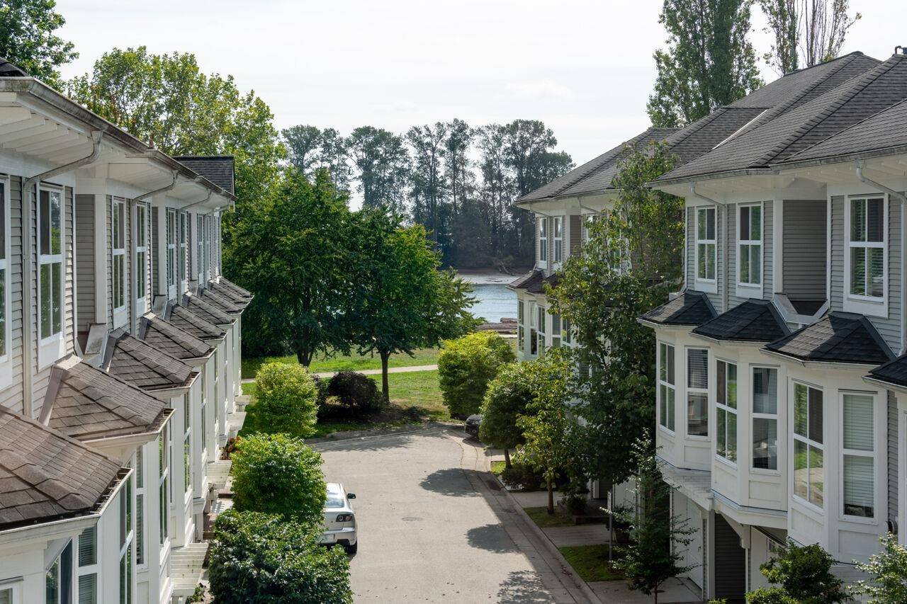 Vancouver, BC V5S 4V6,3058 E Kent Avenue South