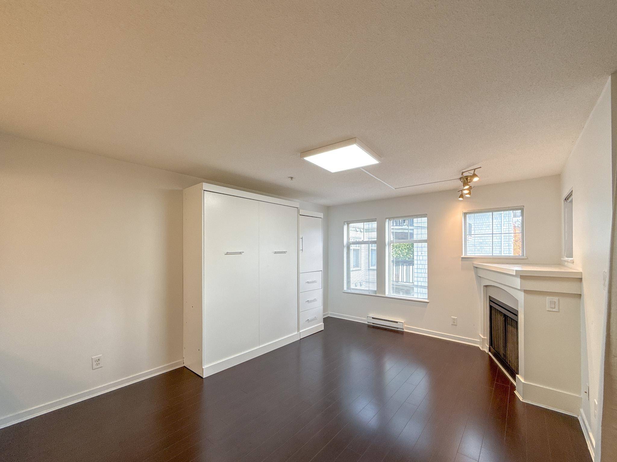 Coquitlam, BC V3E 3R6,2988 Silver Springs BLVD #401