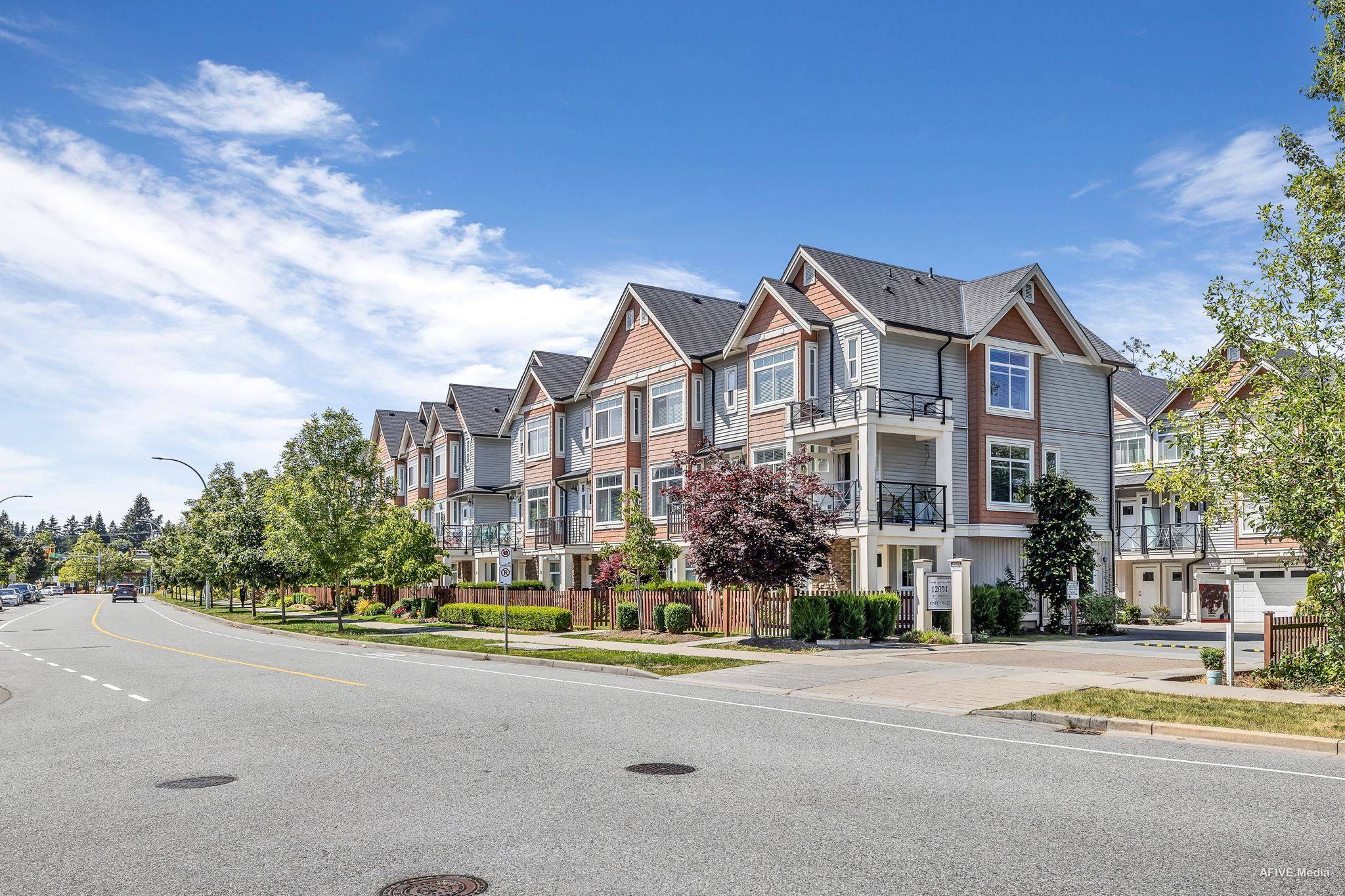Surrey, BC V3W 1A6,12091 70 AVE #7