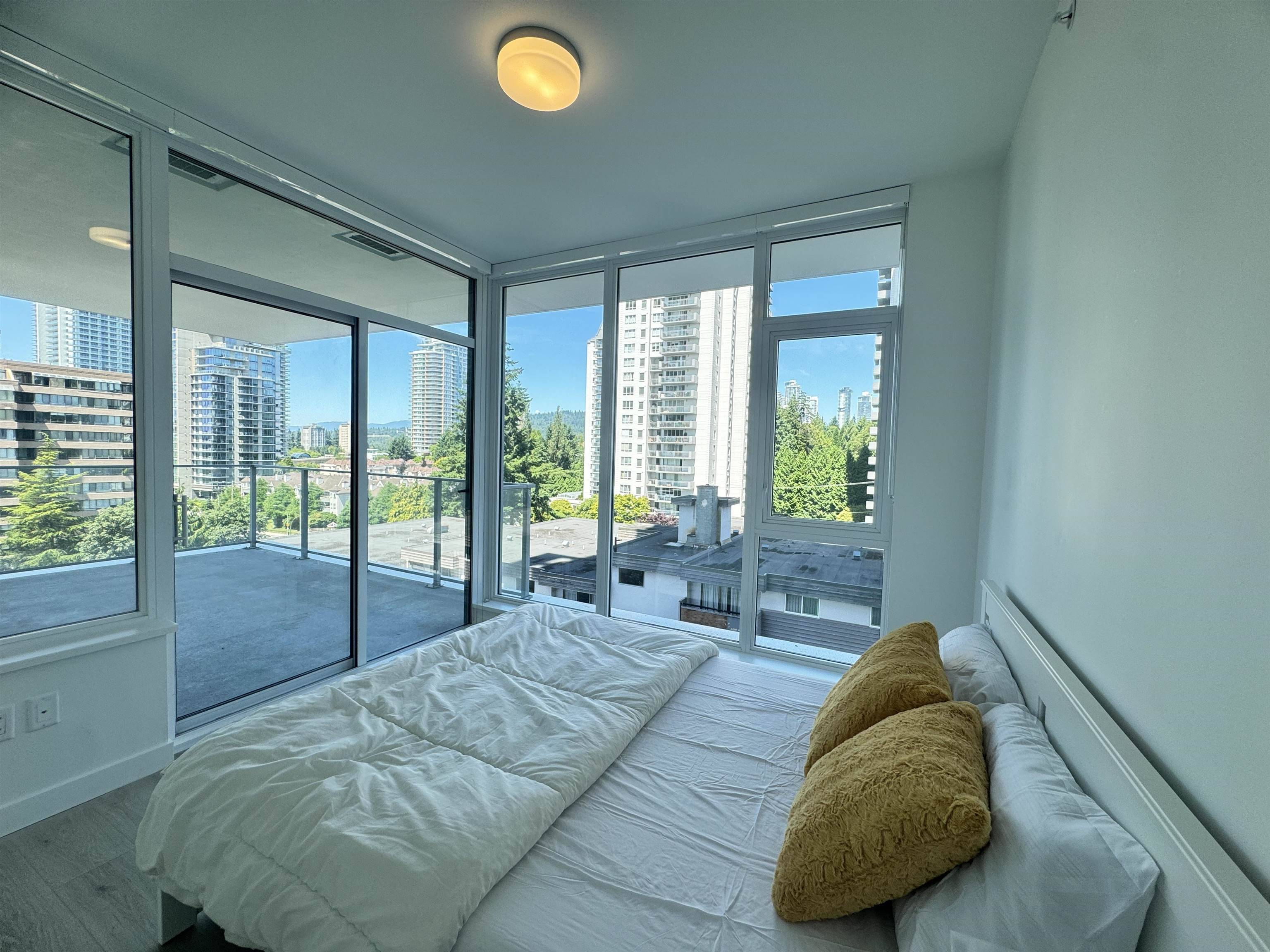 Coquitlam, BC V3K 0G5,555 Sydney AVE #608