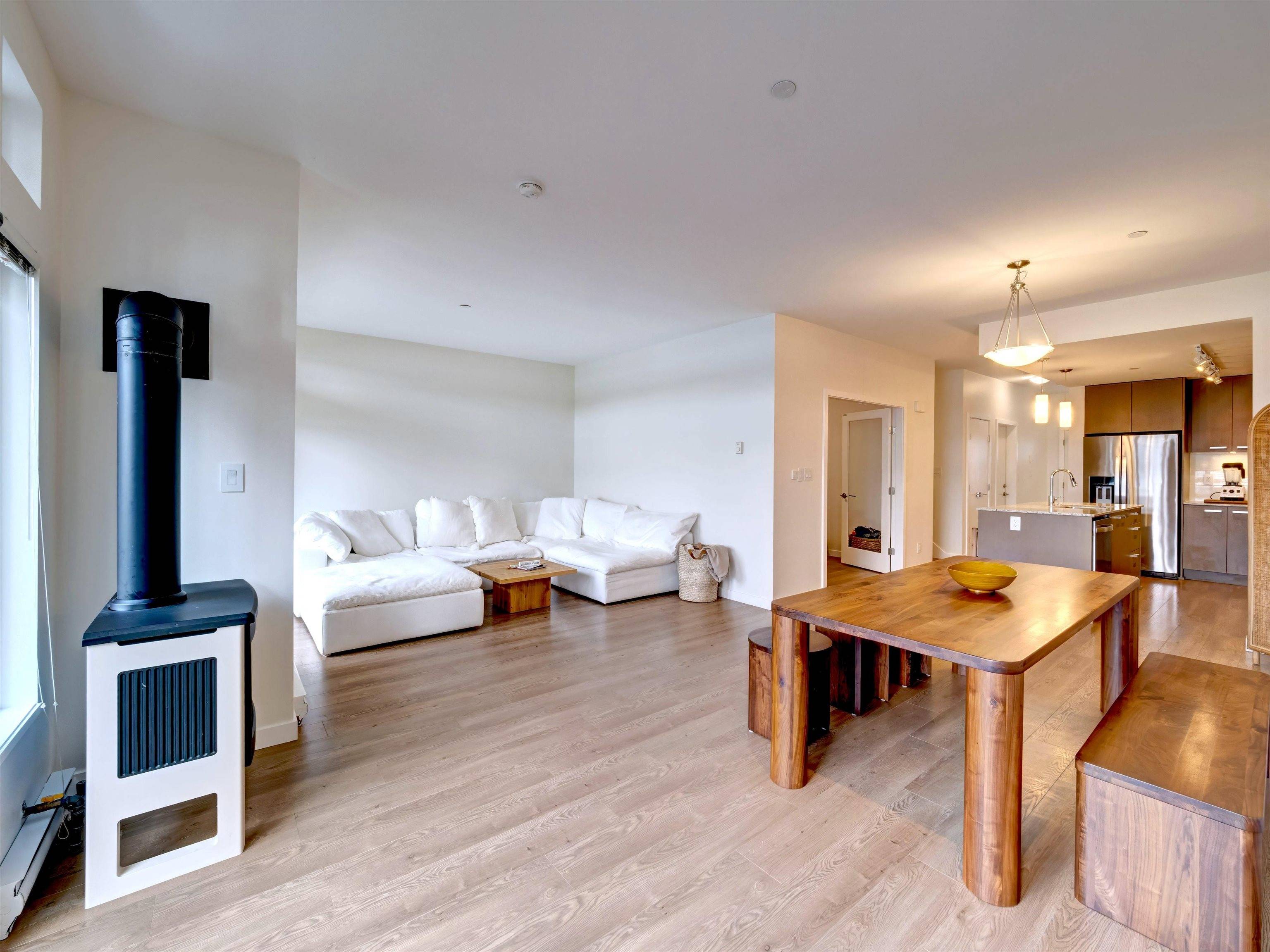 Sechelt, BC V7Z 0S3,5917 Beachgate LN