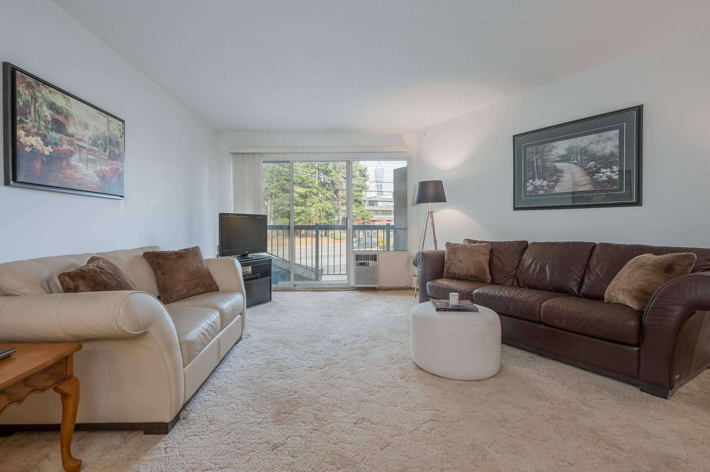 White Rock, BC V4B 5A4,15020 North Bluff RD #218