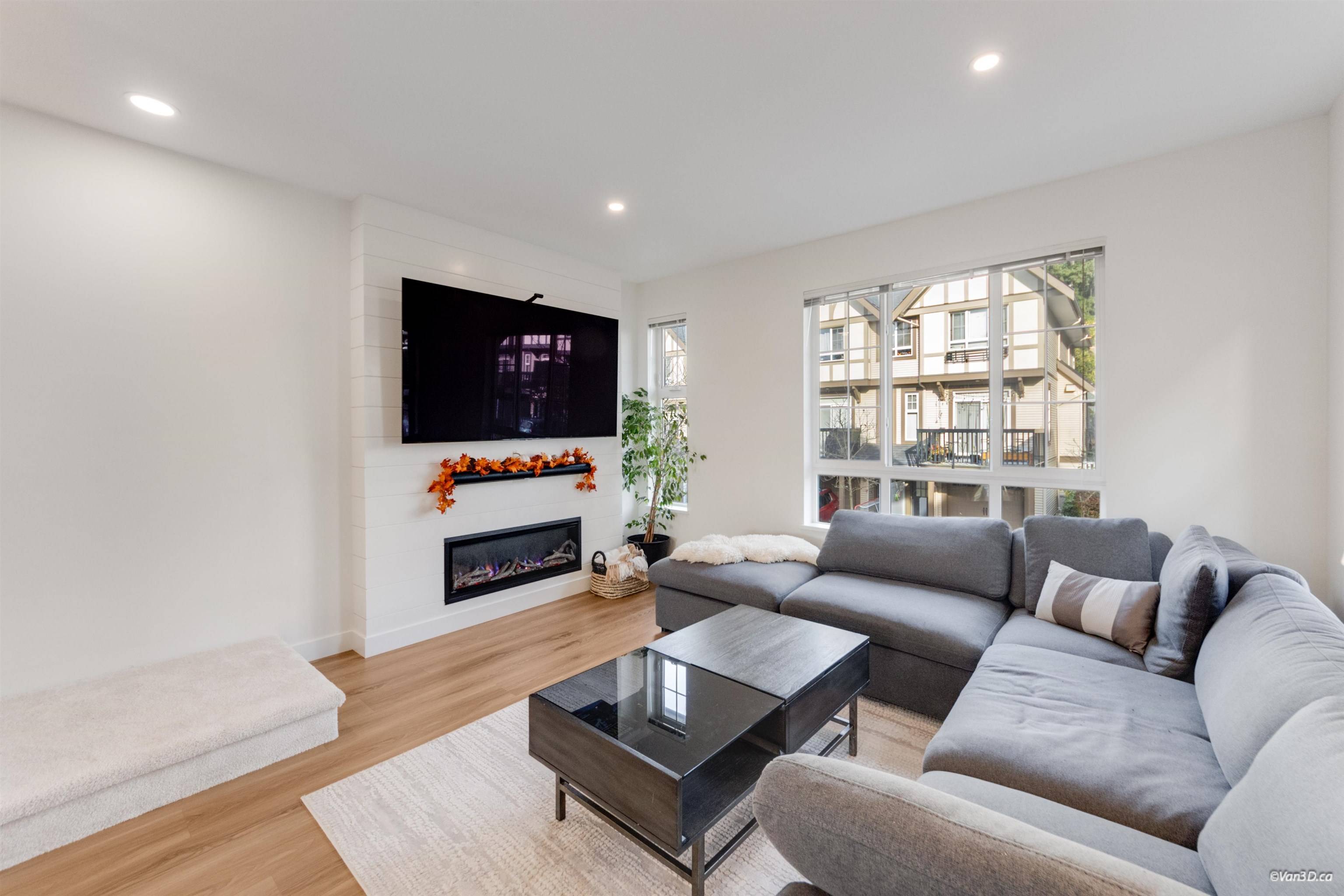 Coquitlam, BC V3E 0J2,1338 Hames CRES #53