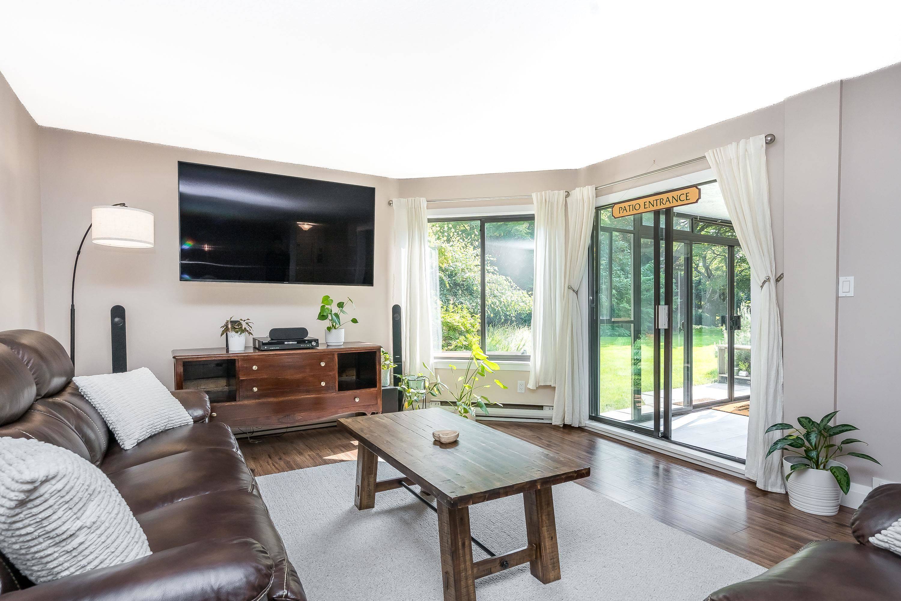 Surrey, BC V4B 3T7,1520 Vidal ST #104