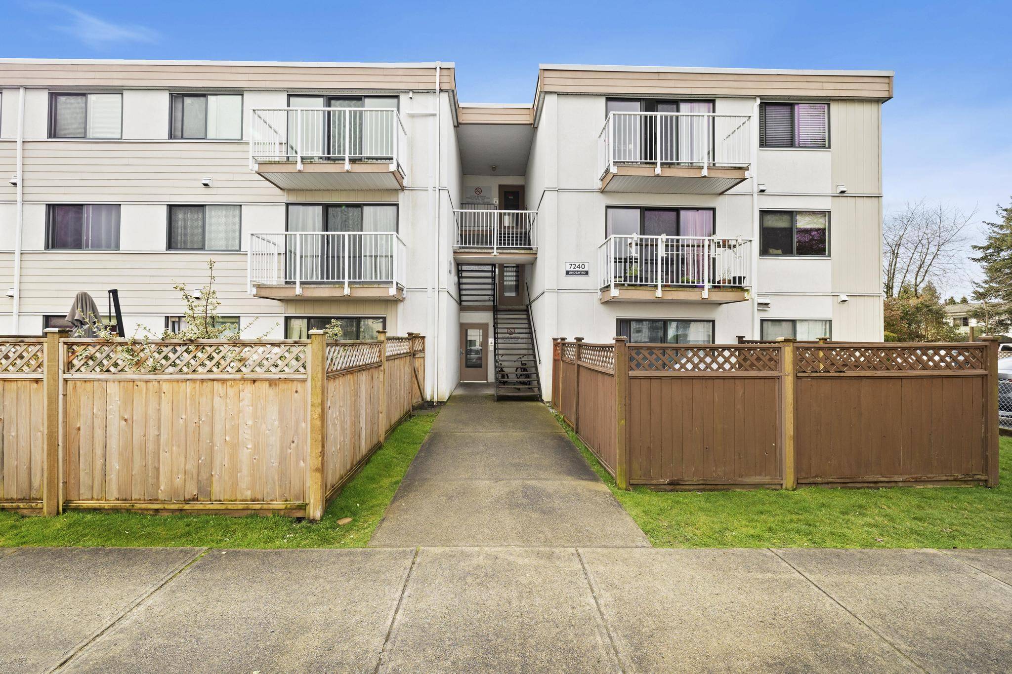 Richmond, BC V7C 3M6,7240 Lindsay RD #116