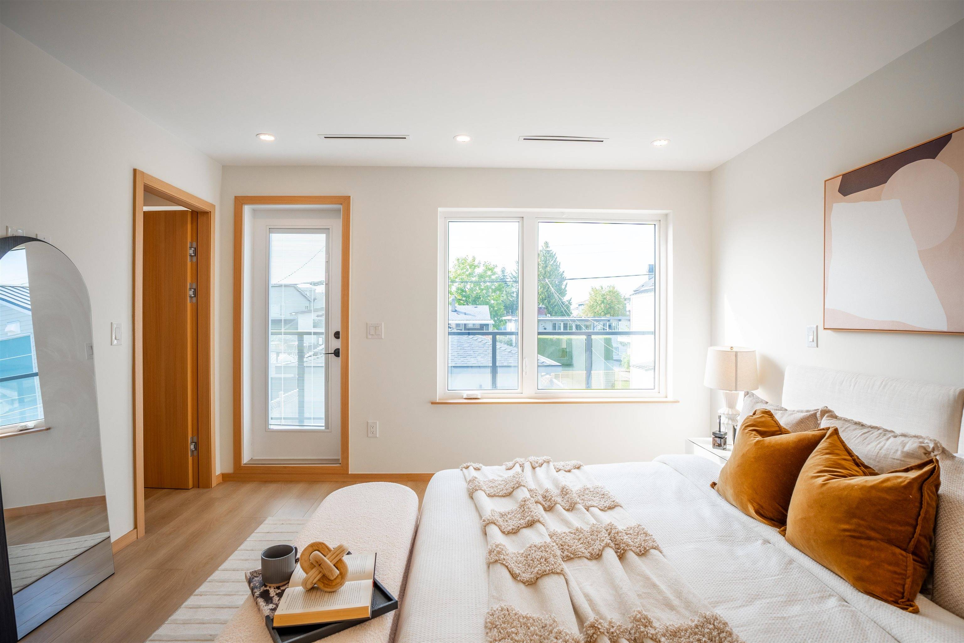 Burnaby, BC V5B 1J6,7 N Howard AVE