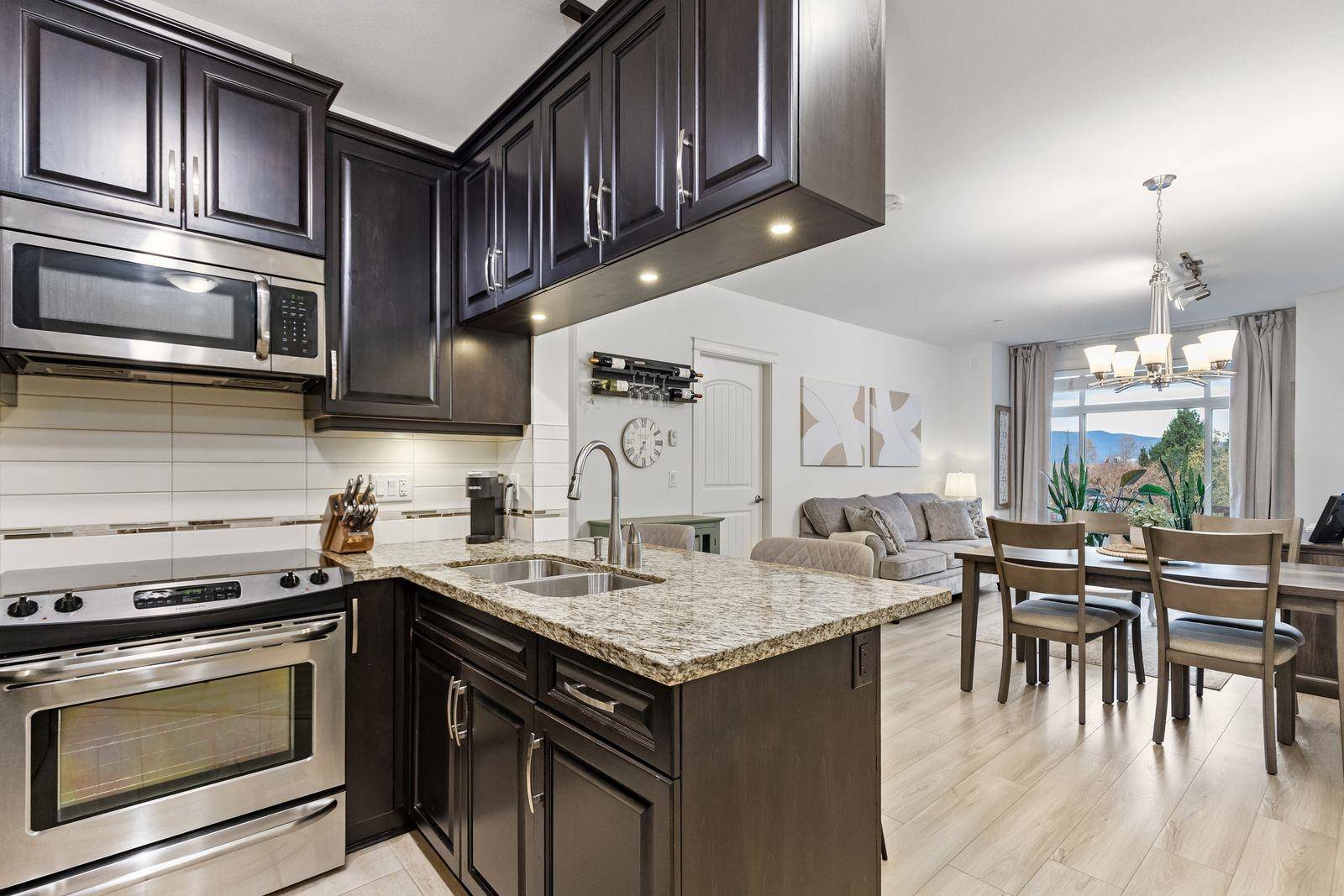 Pitt Meadows, BC V3Y 0E1,12565 190a ST #215