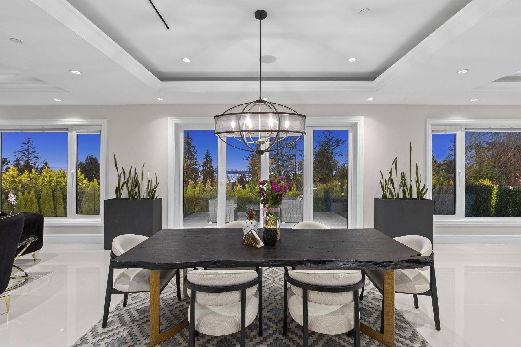 West Vancouver, BC V7S 2J8,1198 Ottaburn RD