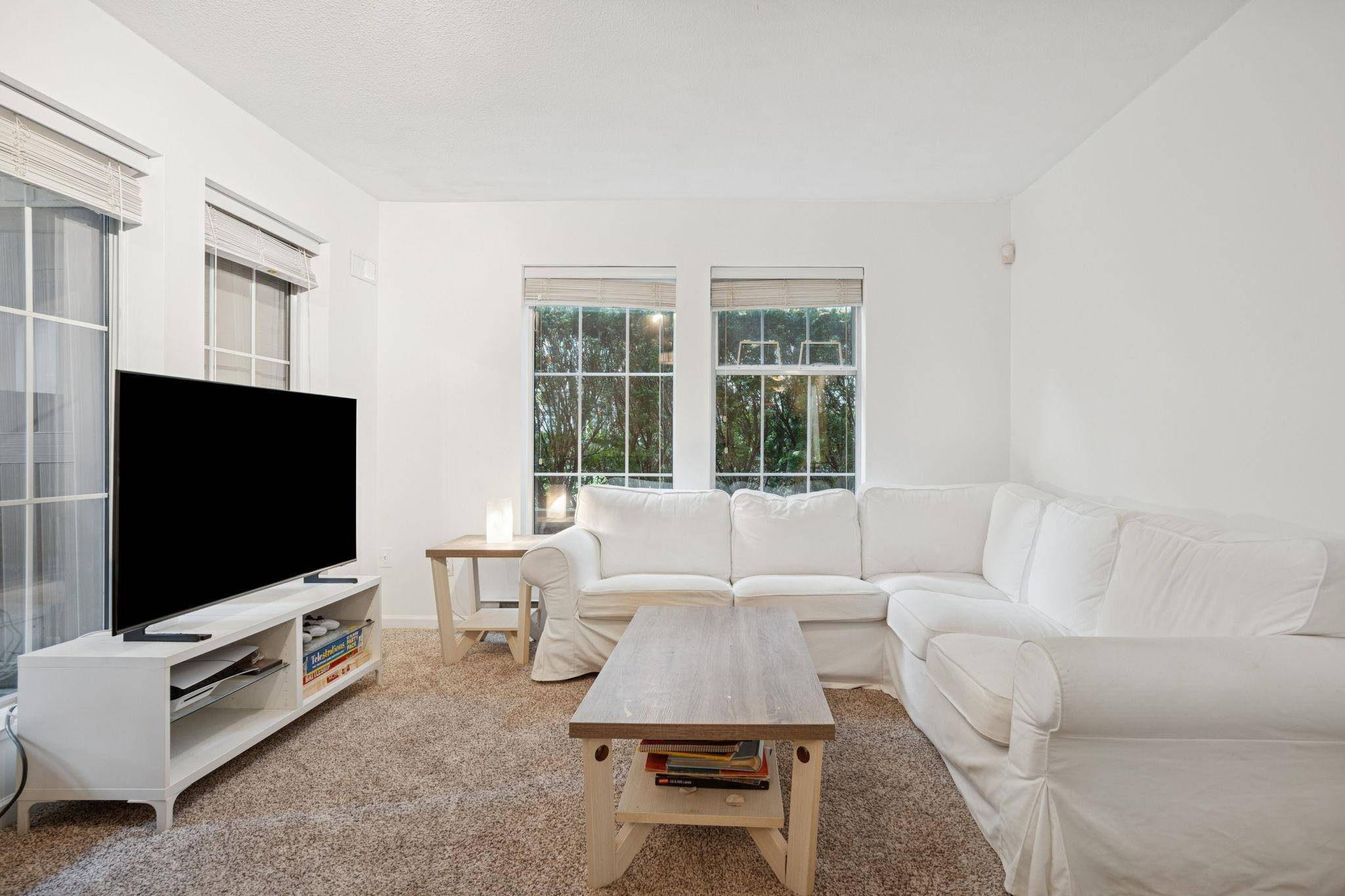 Coquitlam, BC V3B 7P6,1199 Westwood ST #102