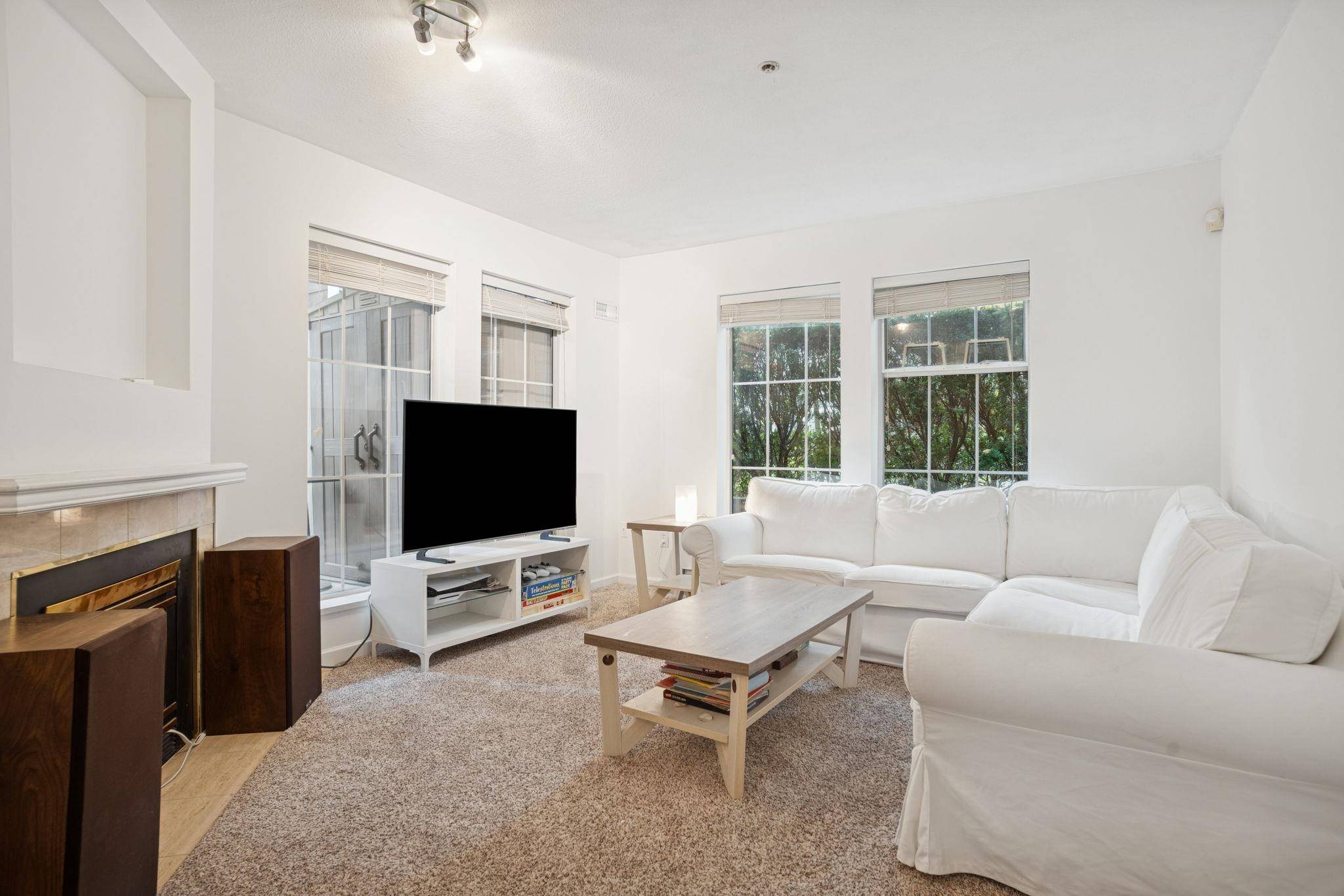 Coquitlam, BC V3B 7P6,1199 Westwood ST #102