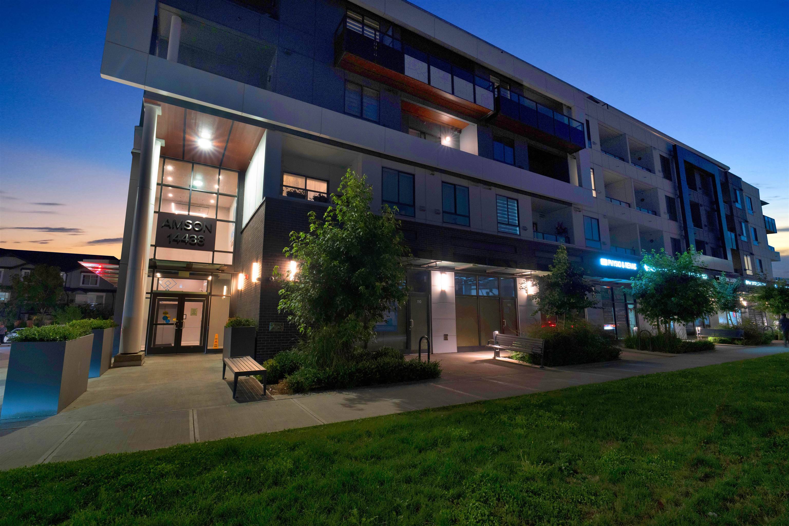 Surrey, BC V3S 0B6,14438 72 AVE #210