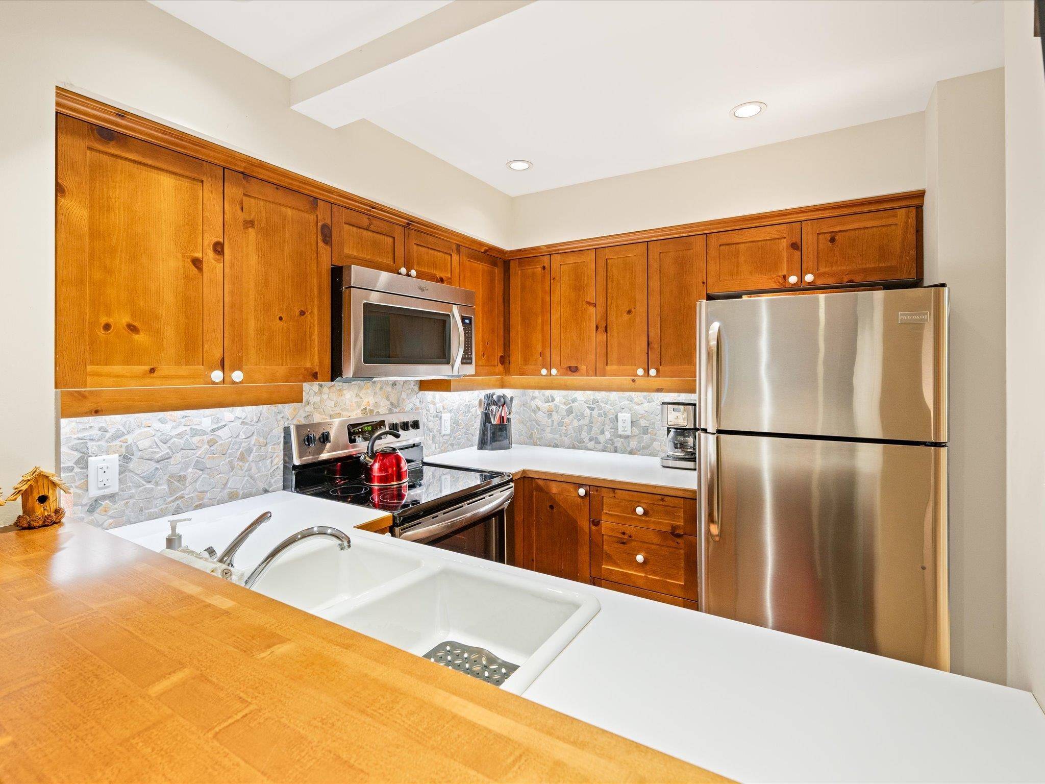 Whistler, BC V8E 0Z1,4661 Blackcomb WAY #24