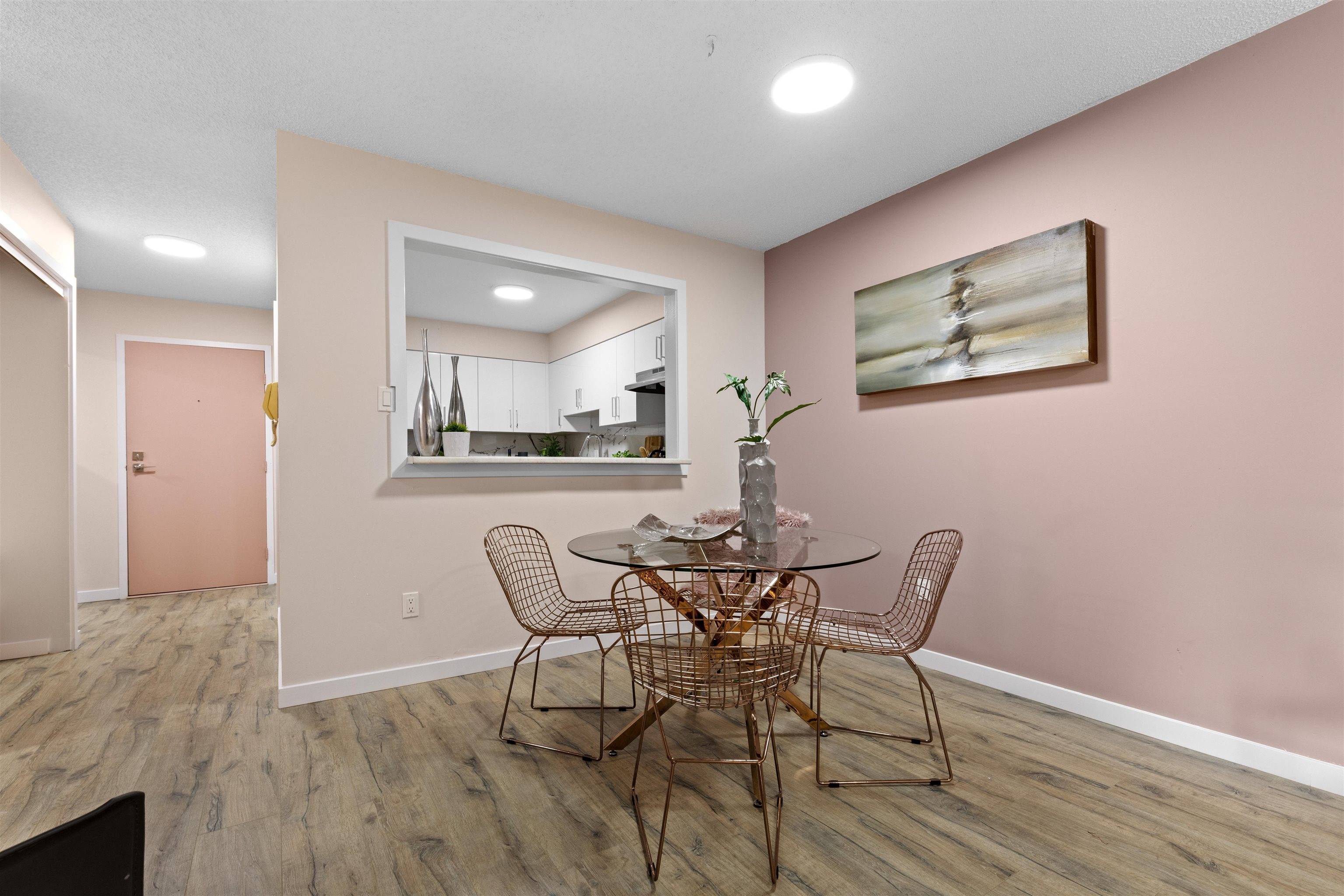 White Rock, BC V4B 5A7,1561 Vidal ST #308