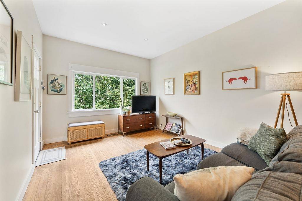 Vancouver, BC V5V 3W8,4225 John ST