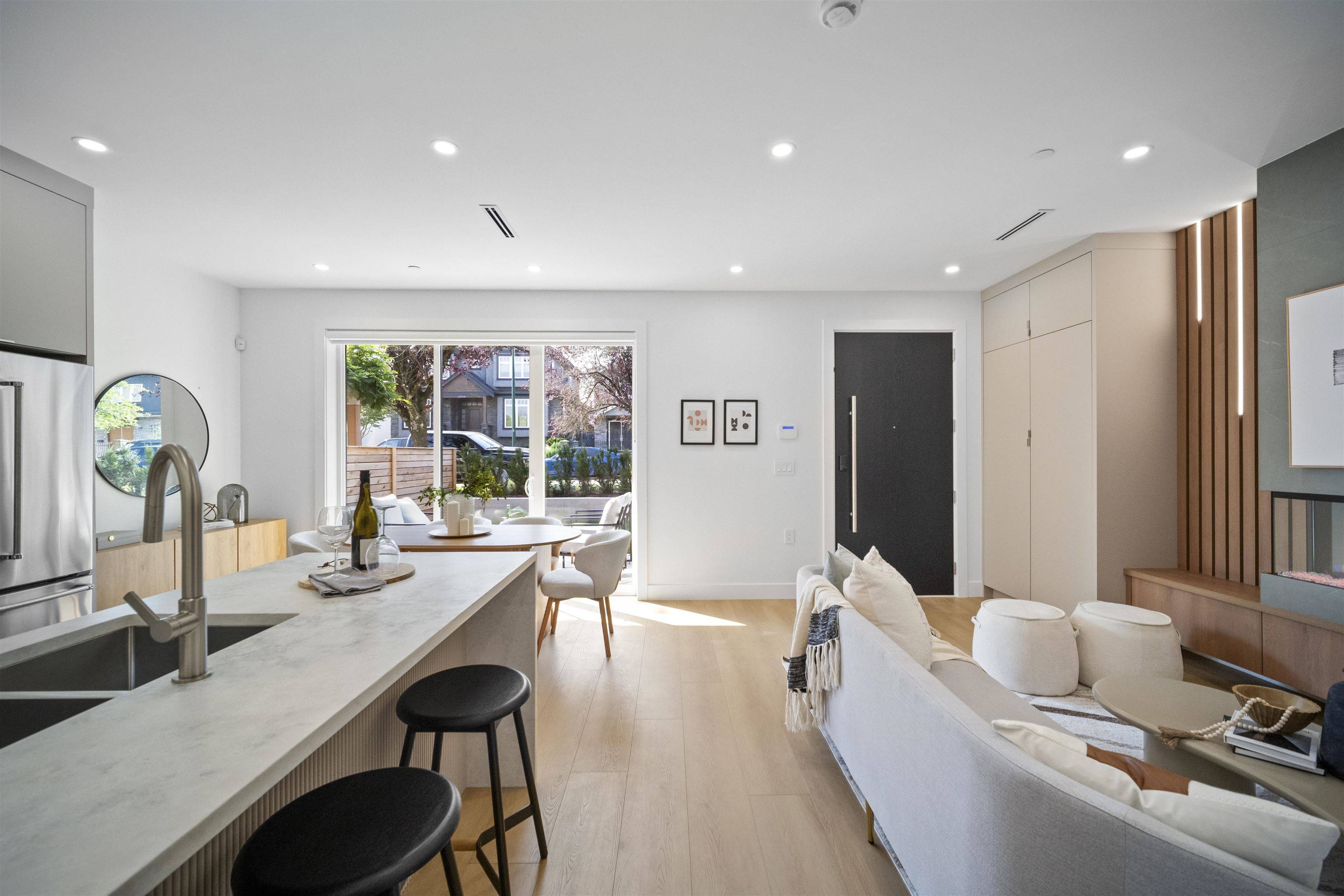 Vancouver, BC V5R 1K3,3563 E 25th AVE #1