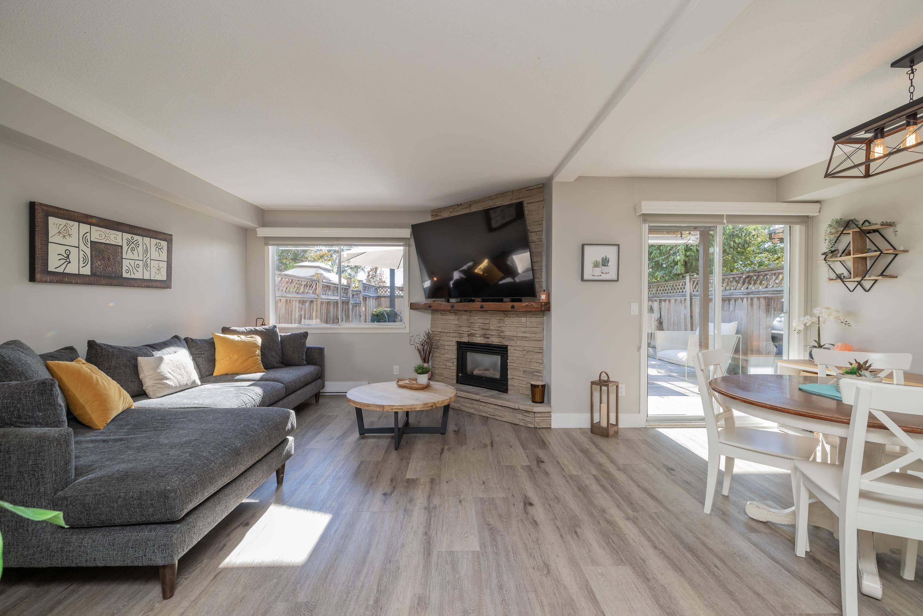 Port Coquitlam, BC V3C 1A3,1872 Harbour ST #13