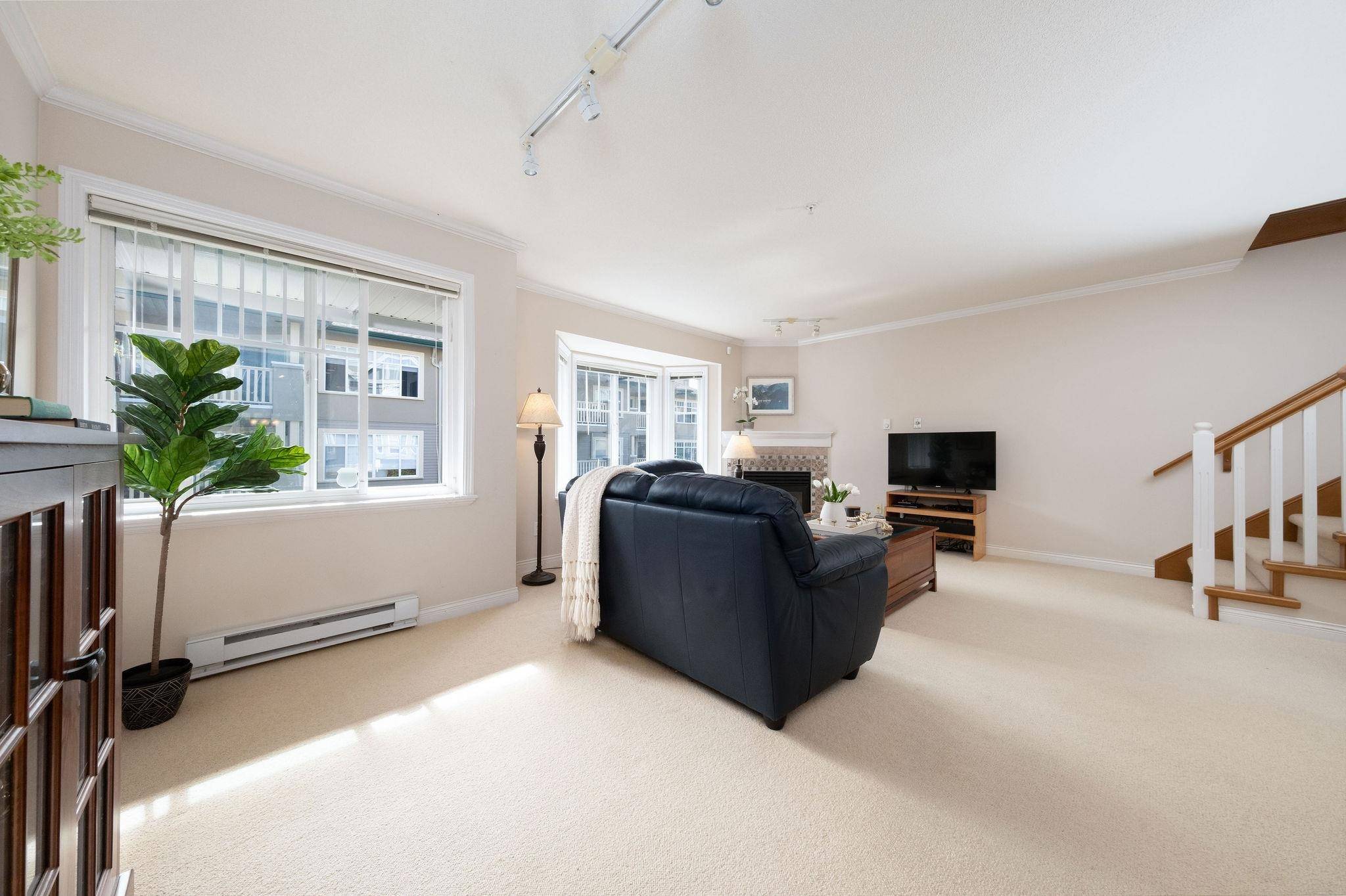 North Vancouver, BC V7L 4M2,651 St. Andrews AVE