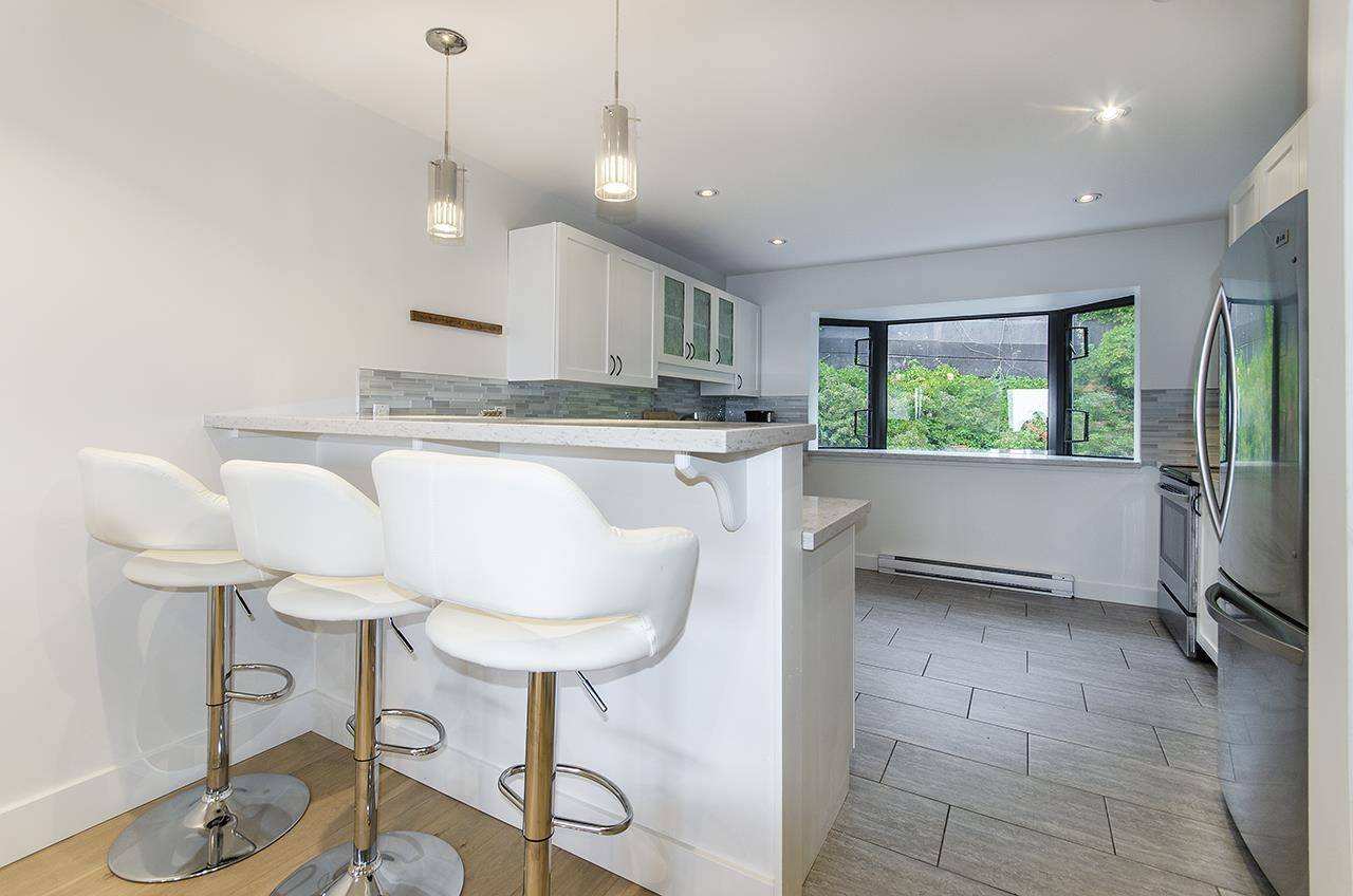 West Vancouver, BC V0N 2E0,424 Crosscreek RD