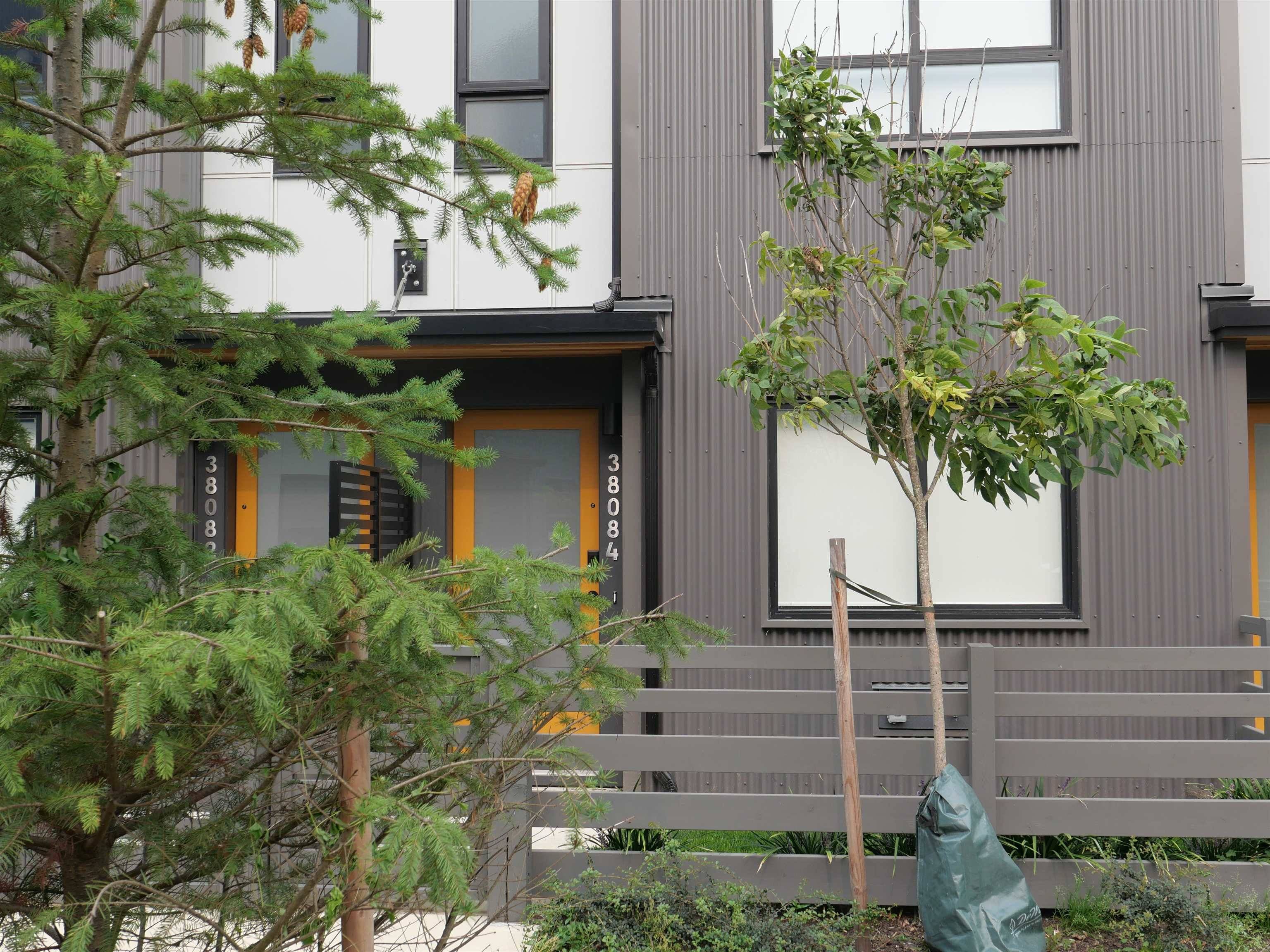 Squamish, BC V8B 1E6,38084 Helm WAY